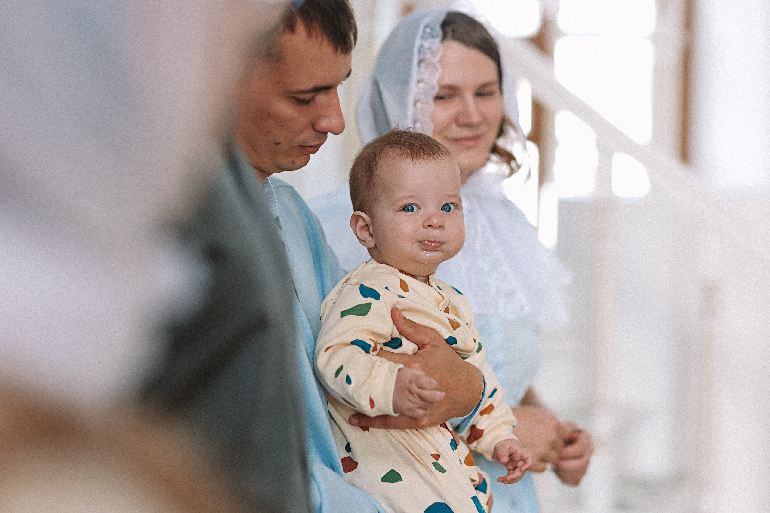 Крещение церковь около моста влюбленных. Семейный фотограф Тюмень, фотограф на роды Салмина Мария