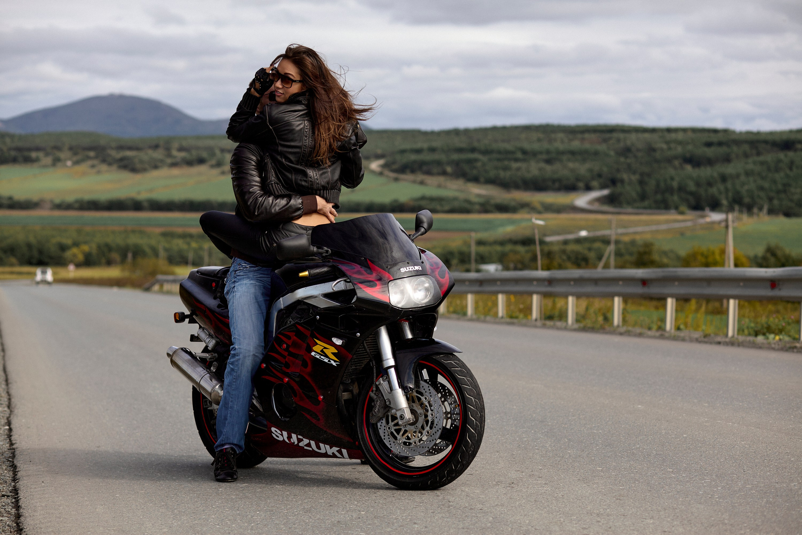 Парень, девушка, байк. Фотограф Андрей Серенков