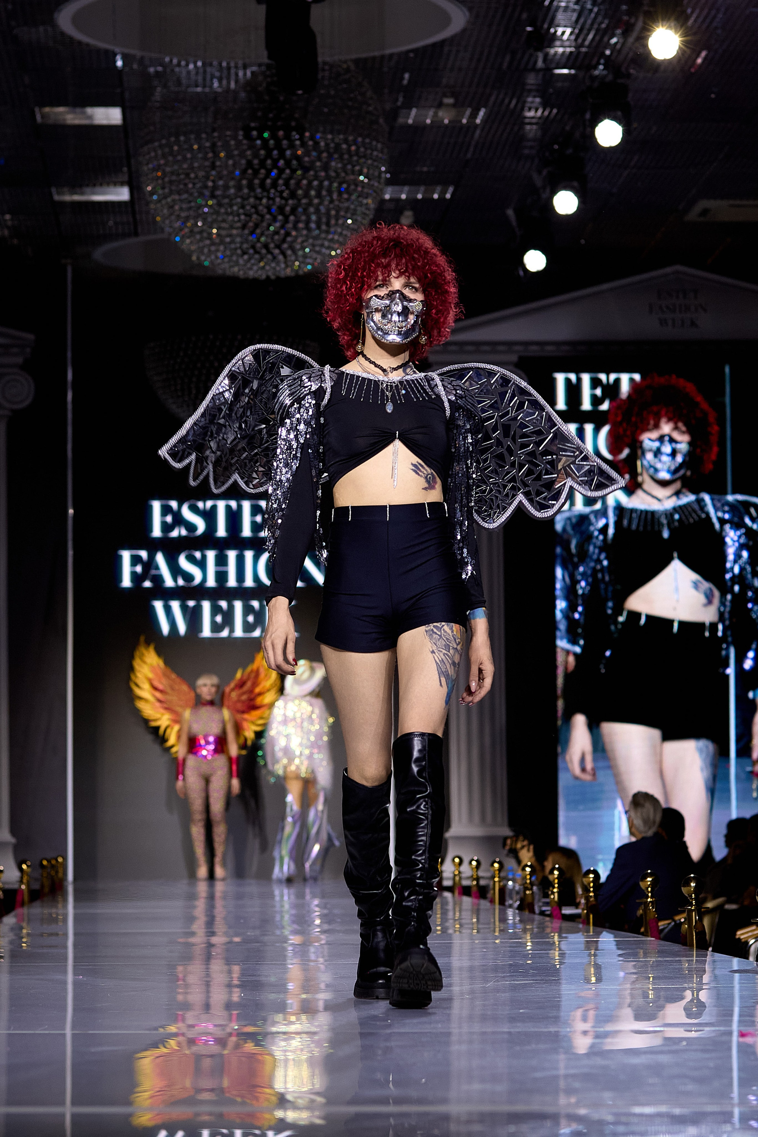 Показ в стиле Victoria's Secret | Ювелирная неделя моды «Эстет»