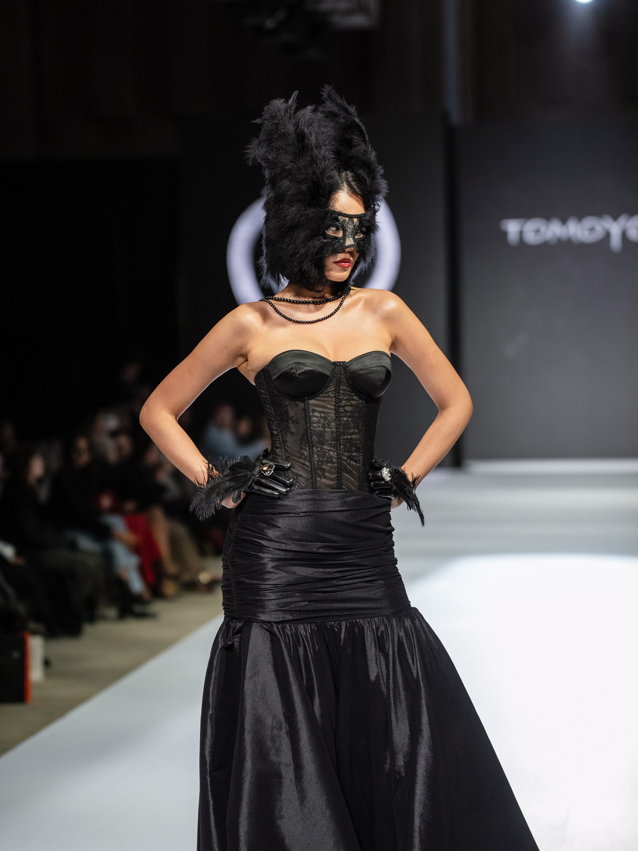Eurasia Fashion Week Tomoyov. Сайт Алматинского НЮ АРТ, будуар и фэшн фотографа Дениса Карпенко