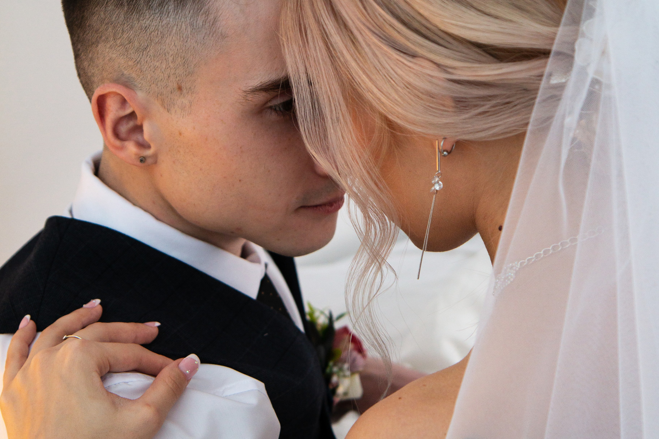 Свадебная фотосессия в Шелехове. Фотограф в Шелехове, лучшие выпускные альбомы в Шелехове