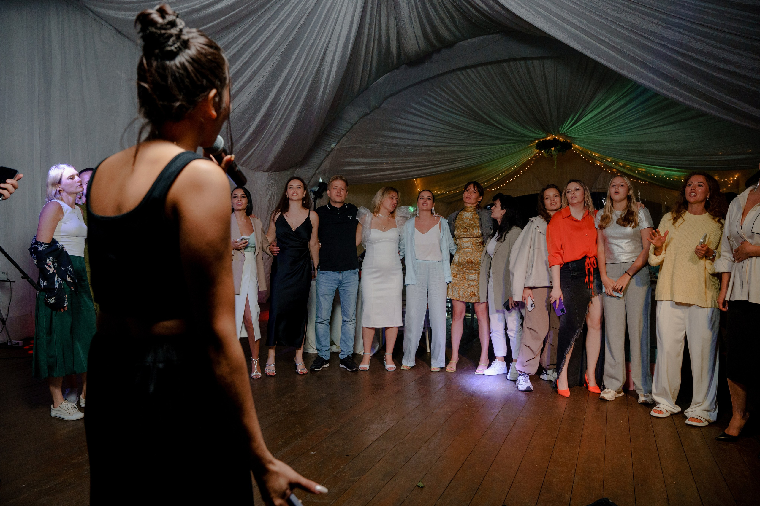 День рождения в шатре на водохранилище. Репортажный фотограф Москва Сергей Дружинин