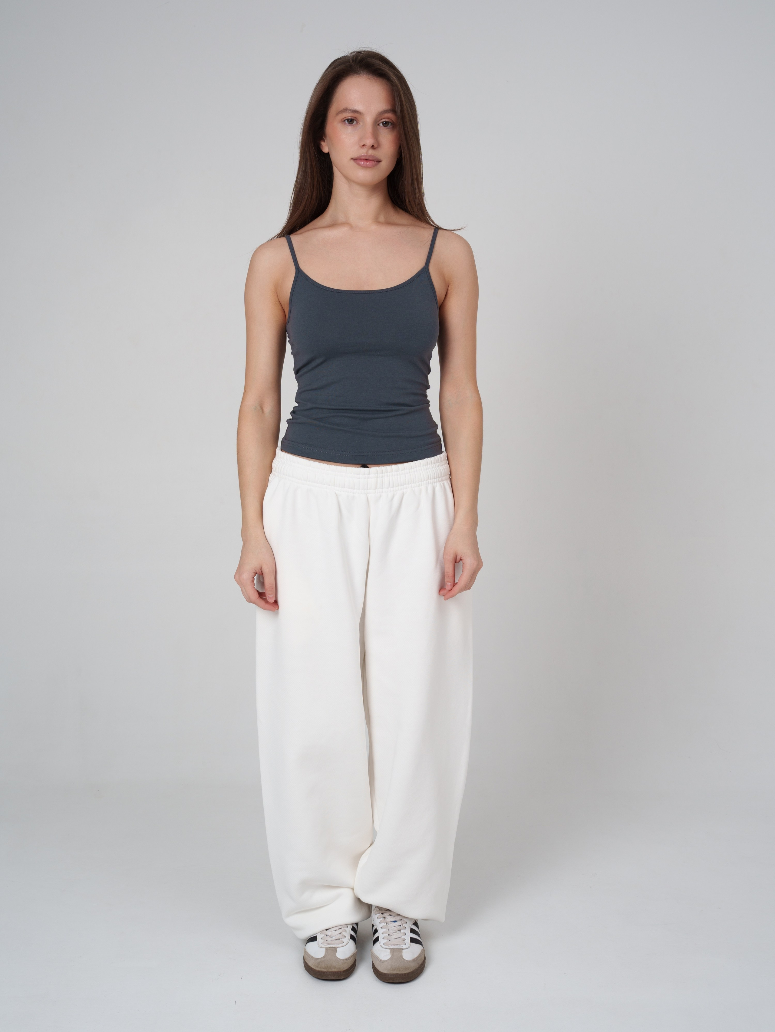 Топы на сером фоне. Иван Упоров — фотограф, рилсмейкер чебоксары