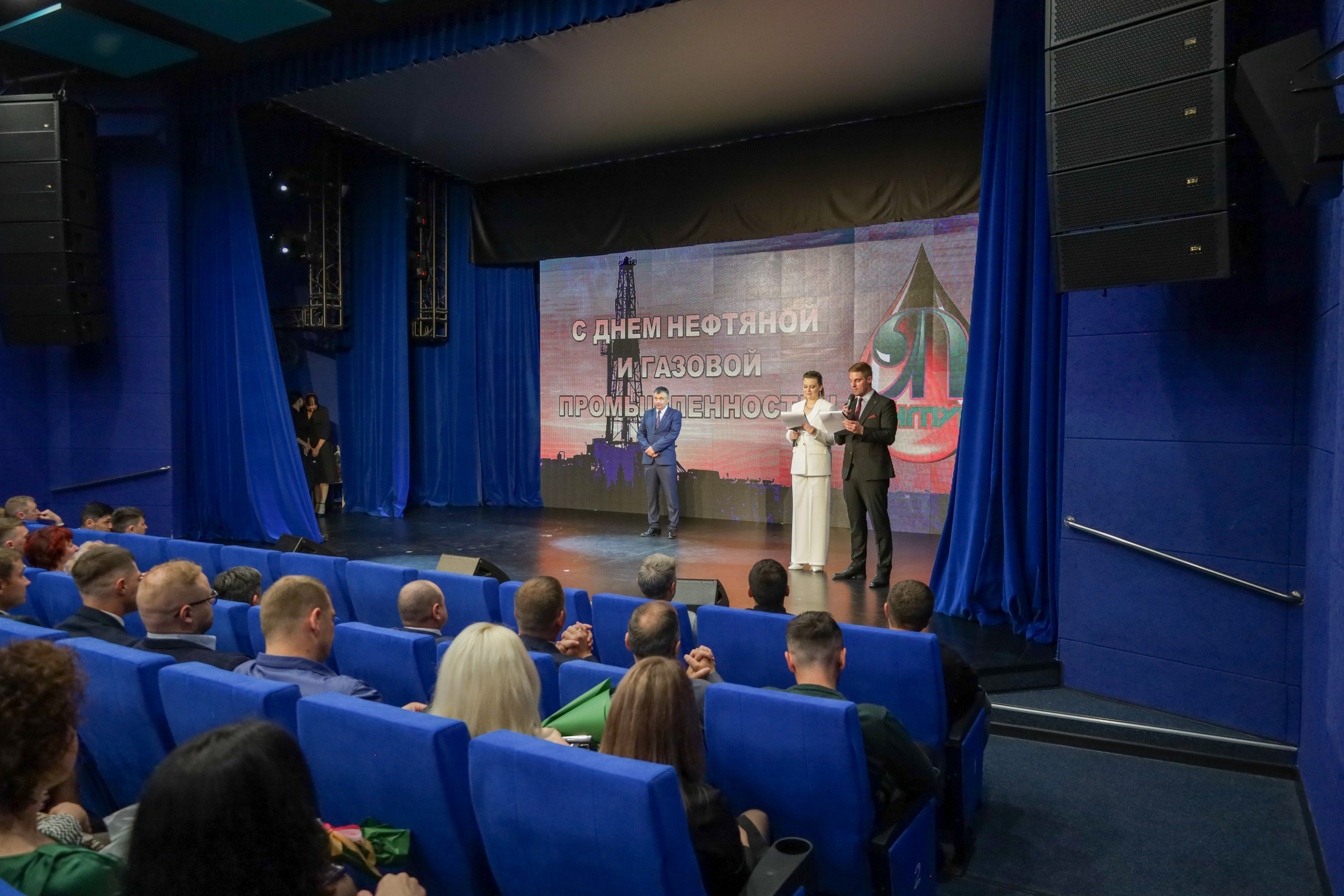 Награждение ко дню работников нефтяной, газовой и топливной промышленности. Фотограф в Губкинском | Александра Артамонова