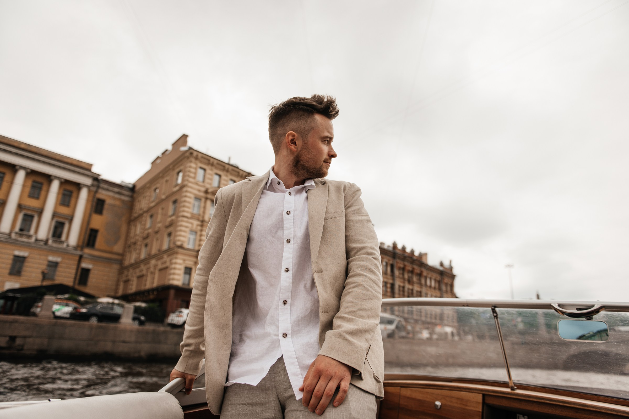 свадебная прогулка на катере по Неве