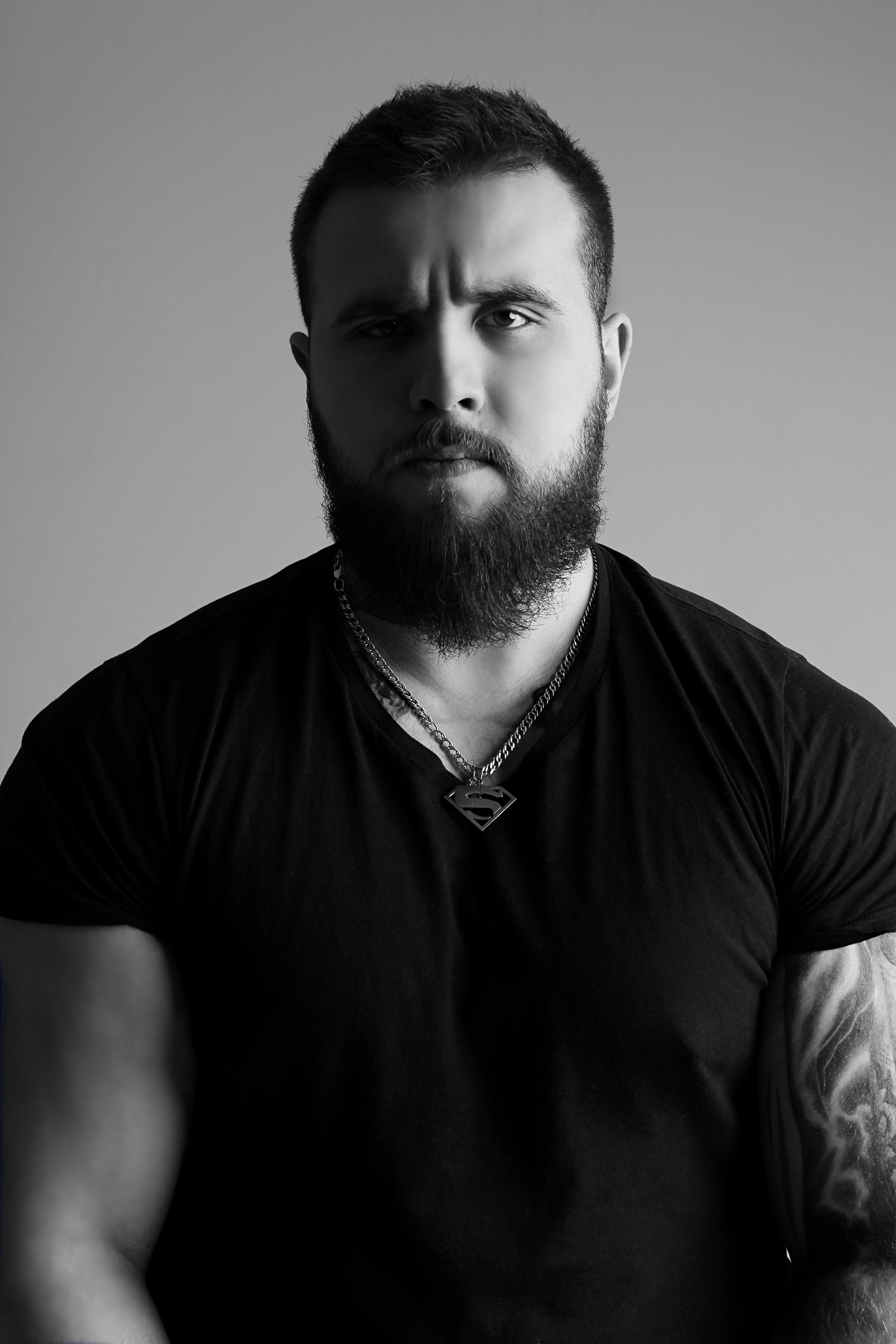 Мужская фотосессия в студии. Булат. Свадебный и репортажный фотограф в Уфе| Осетрова Ольга