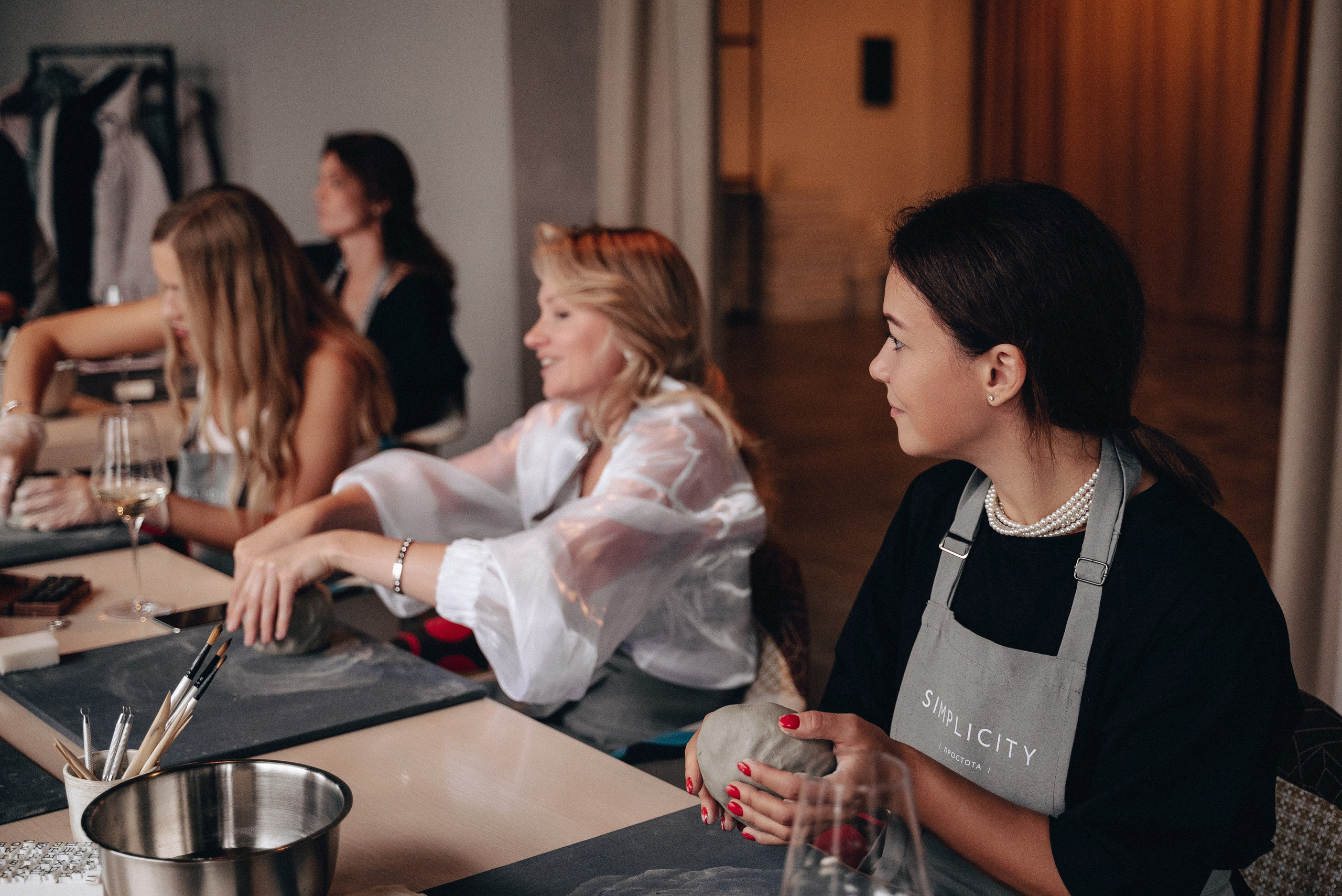 День Рождения в студии лепки из глины. Екатерина Курбанова. Женский фотограф