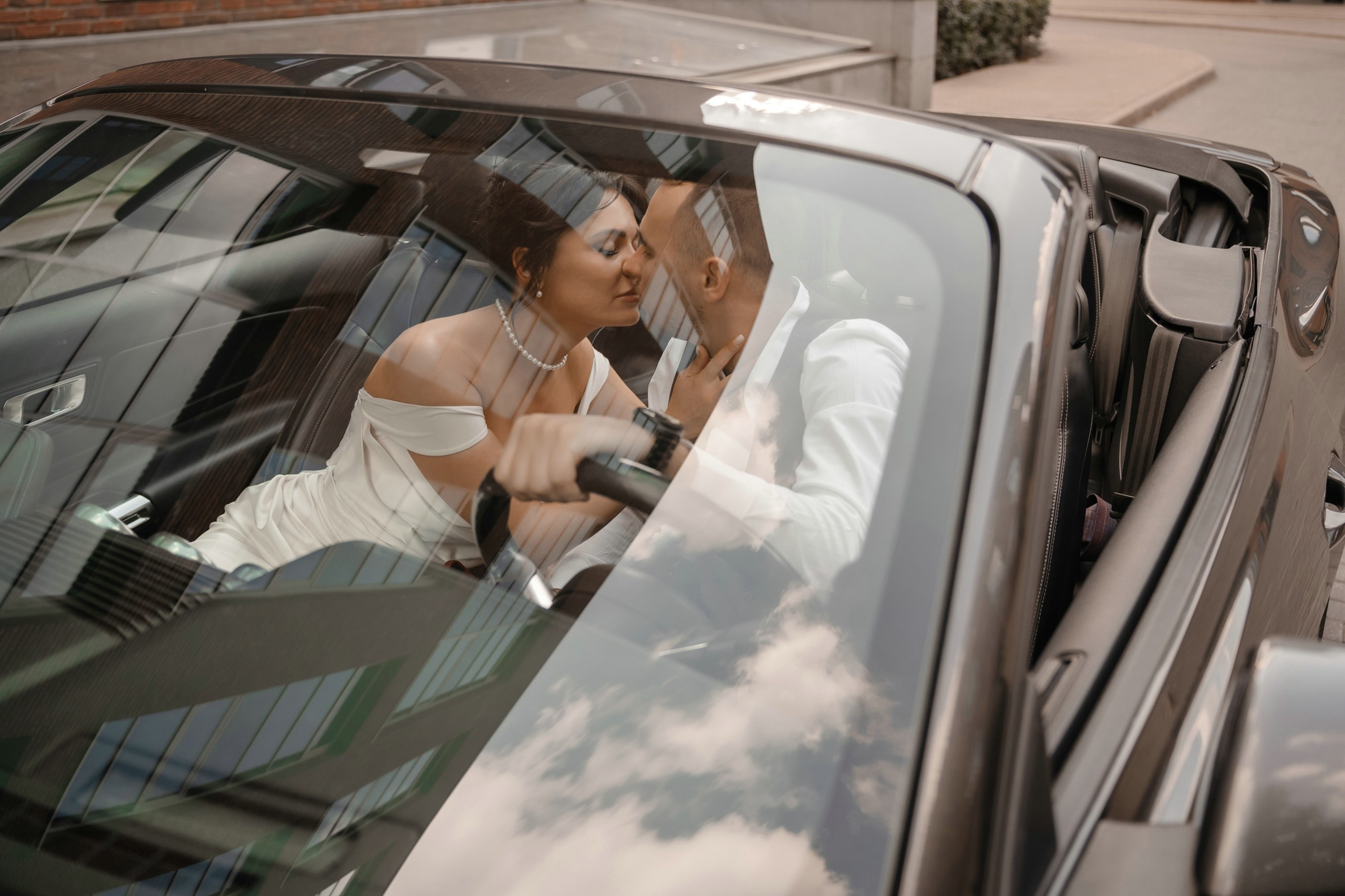 Свадебная фотосессия с кабриолетом. Свадебный и семейный фотограф в Москве Светлана Зоткина