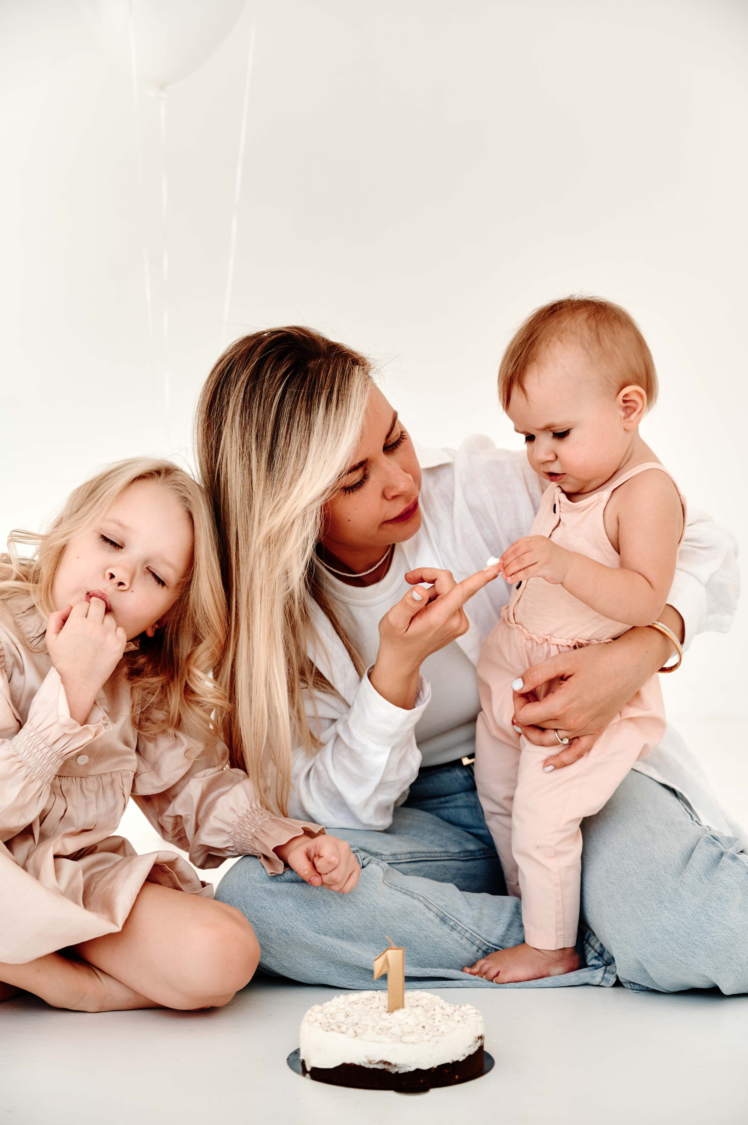 Maya 1th birthday. Оксана Вайнер, коммерческий фотограф и видеограф в Красноярске