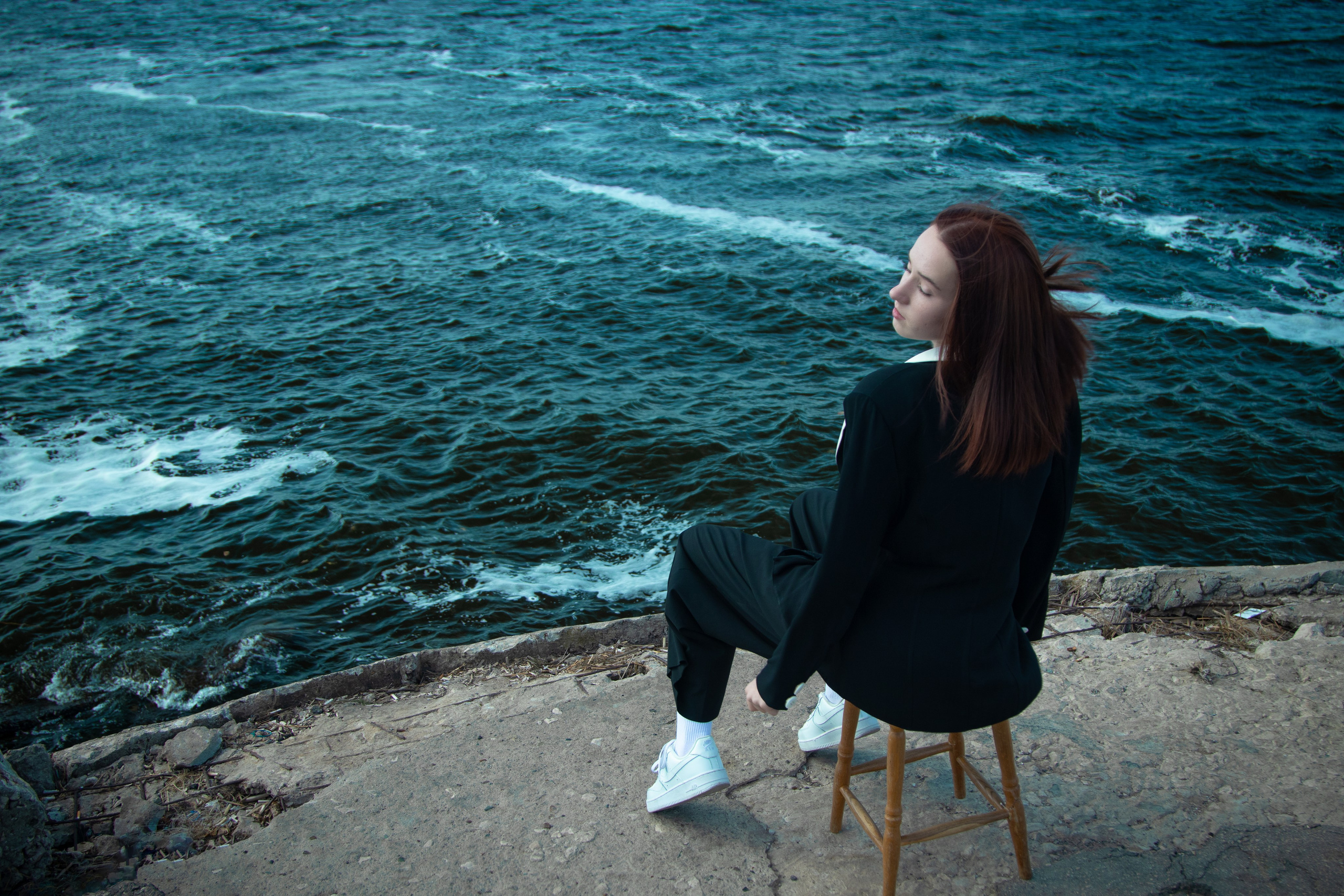 ЖЕНСКИЙ ПОРТРЕТ. K0T0F3Y