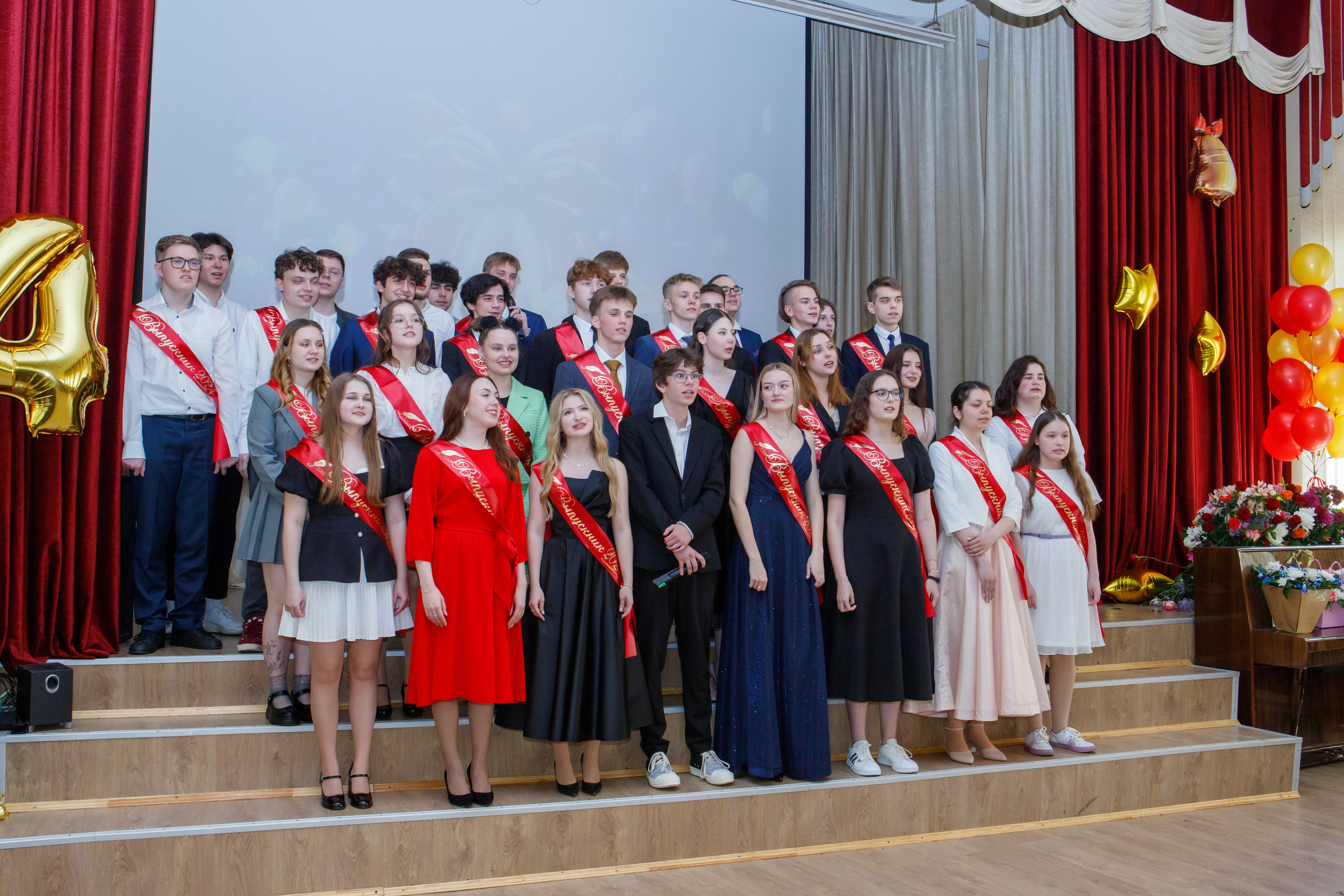 11 класс / Последний звонок / Гимназия № 1558 / г. Москва. Детский и семейный фотограф Мария Киселёва. Москва