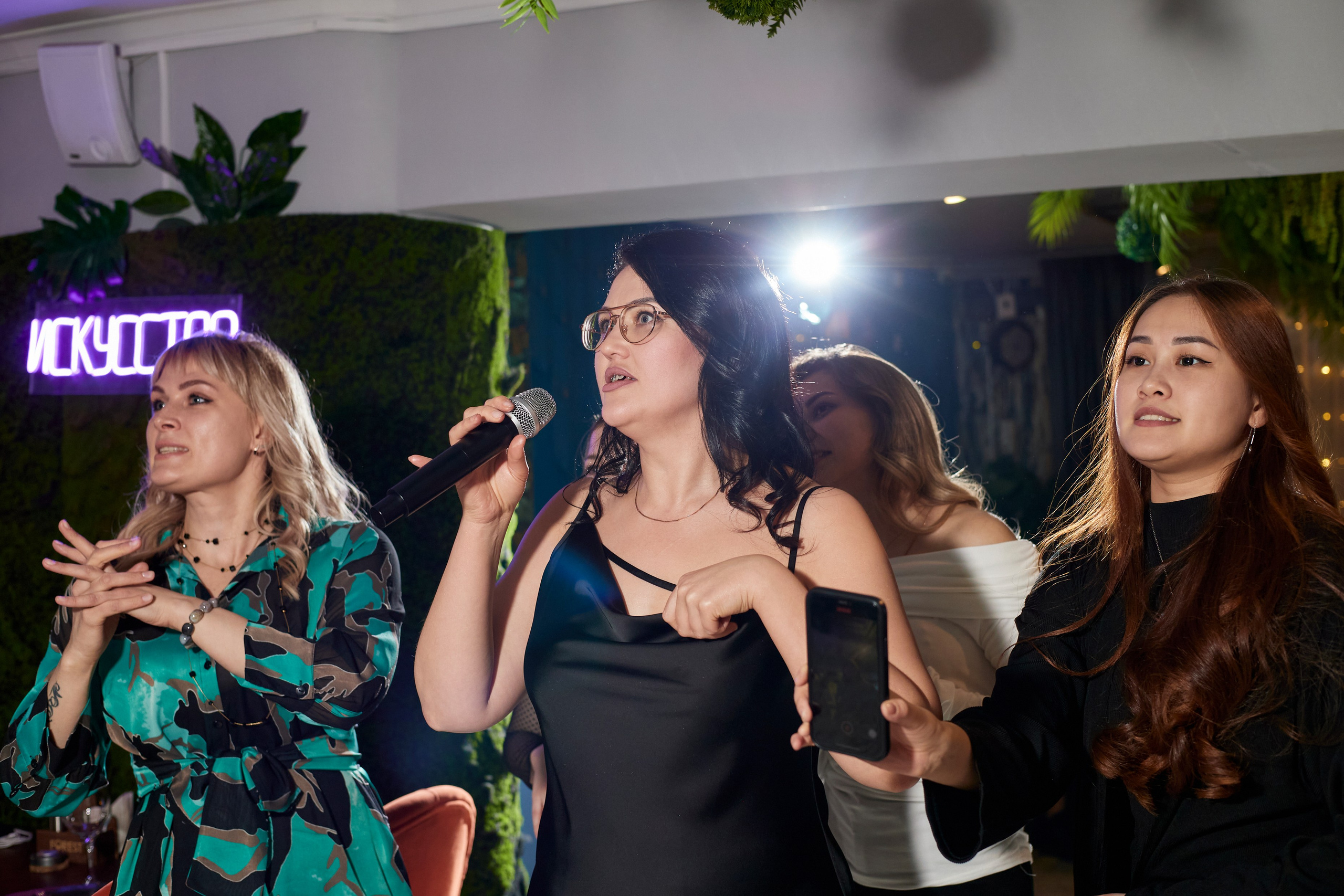 MAXIM & DAMIR | FOREST BAR | 8 МАРТА!. Главная