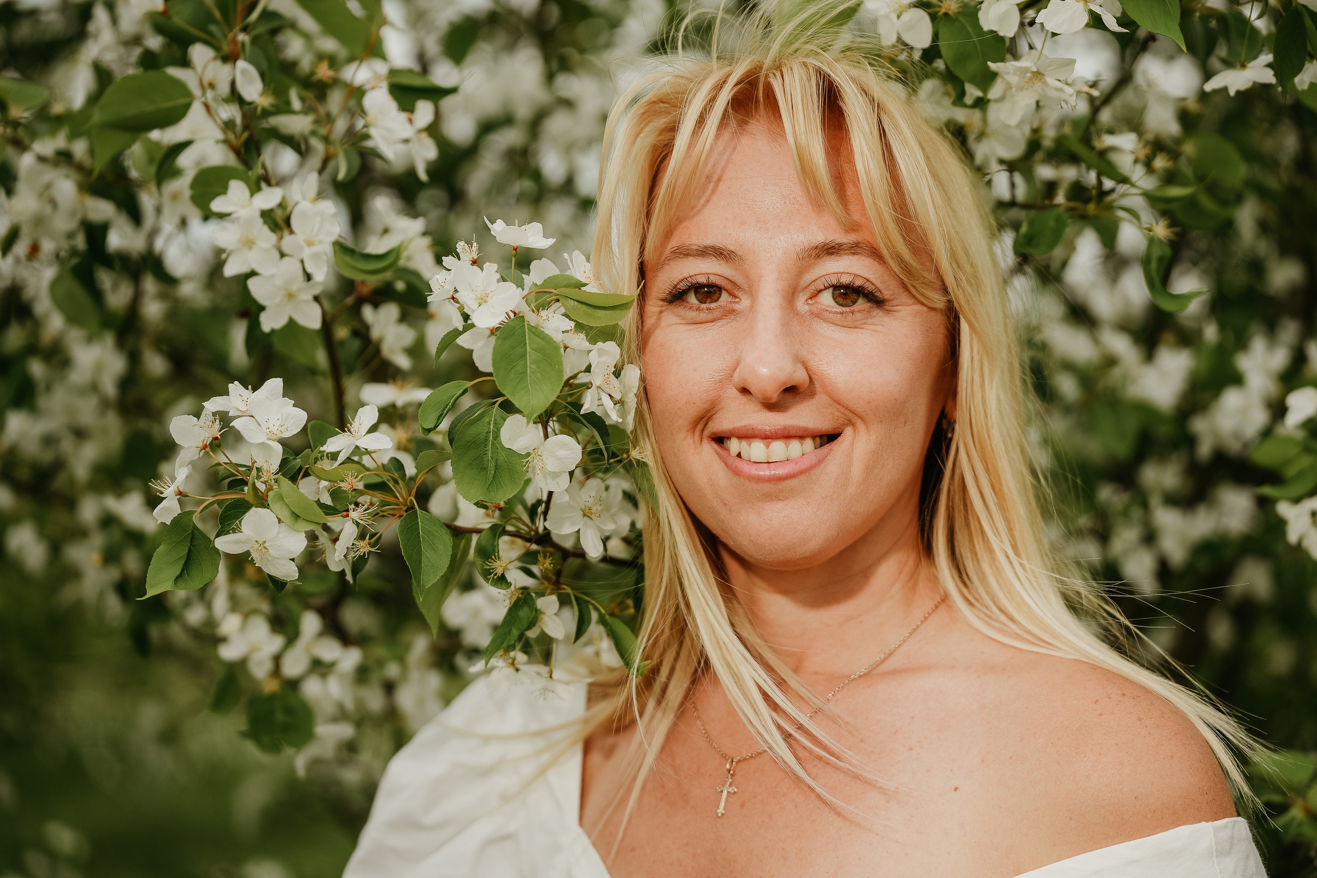 Фотосессия в цветущих яблонях. Фотограф Анна Герман. Красноярск