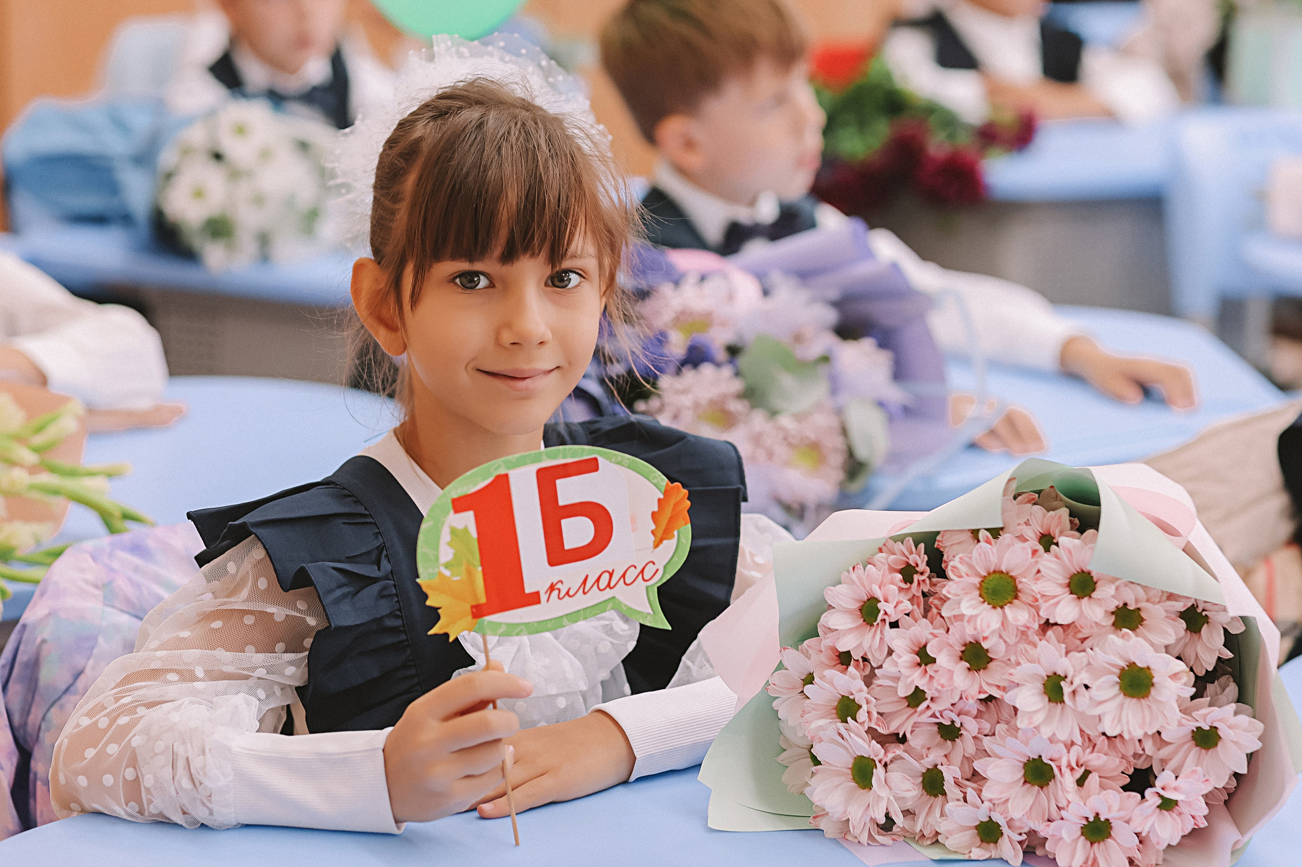 1 сентября линейка+кл час+портреты. Семейный фотограф Тюмень, фотограф на роды Салмина Мария