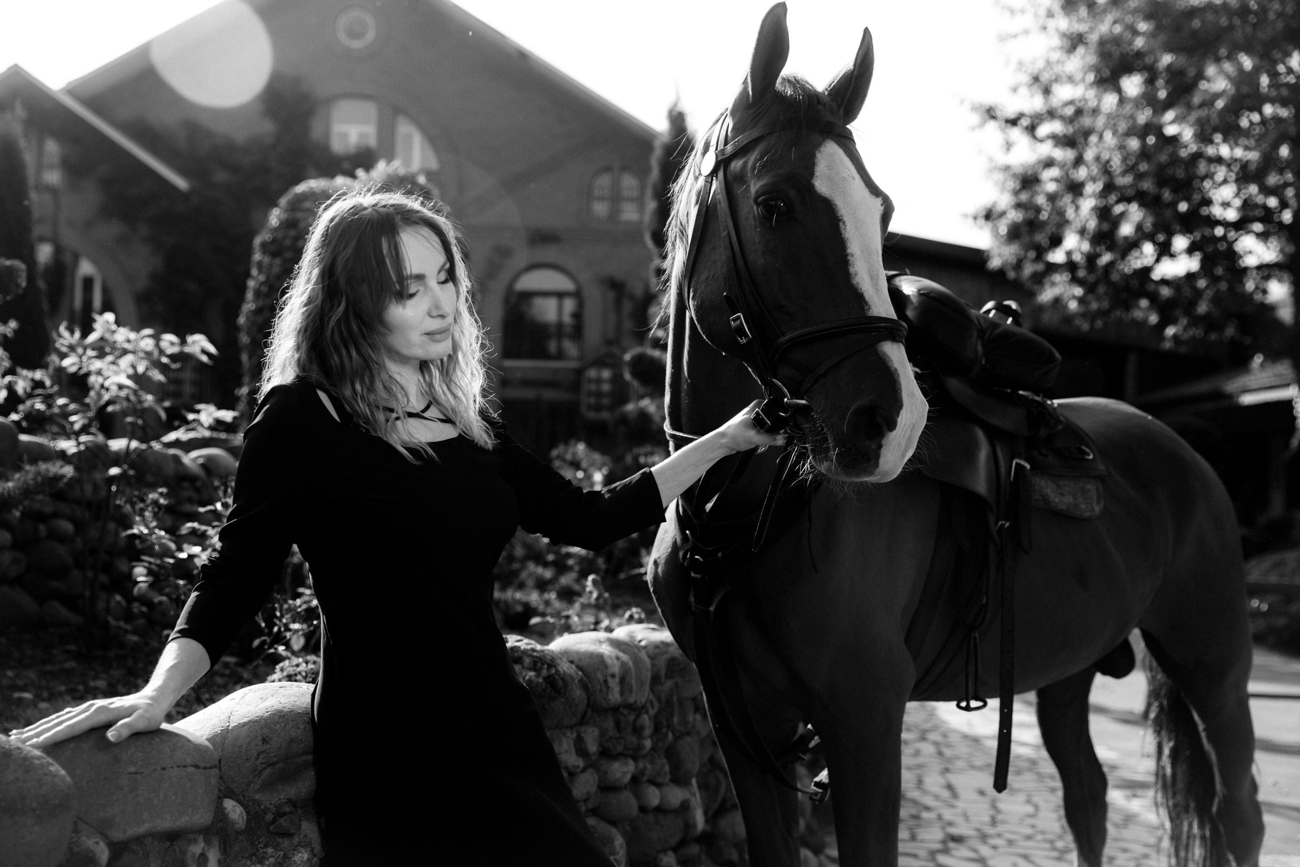 фотосессия с лошадью, фотосессия, лошадь, фотосессия в горах, фото с конем, фотография с лошадью, фотосессия, горы, Кавказ, фотосессия в песках, фотограф Осколкова Ульяна