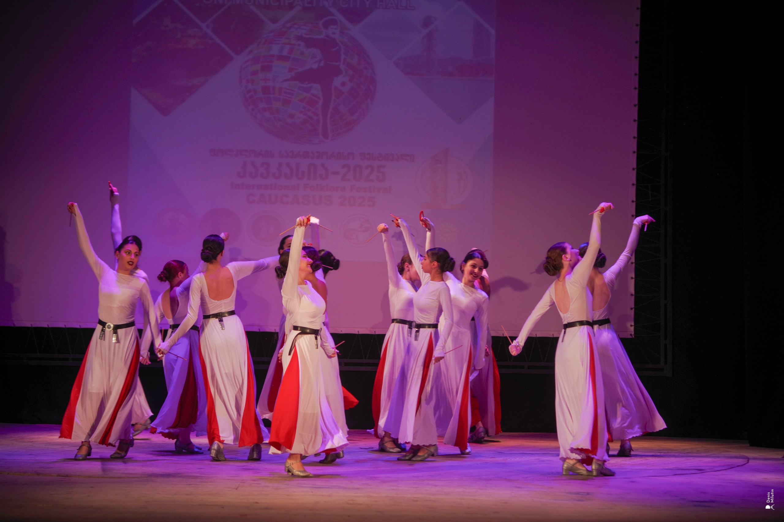 Танцы в прекрасном Они. Портретный фотограф Денис Милютин