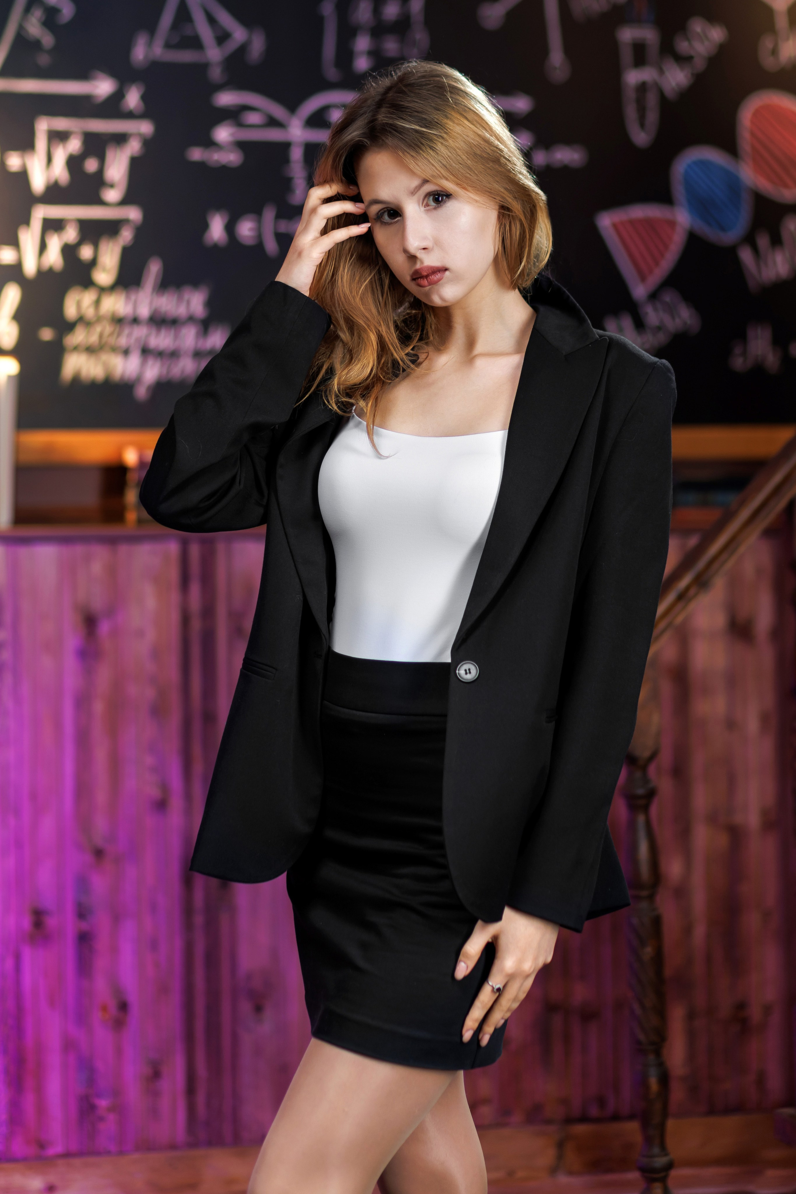 Портрет с цветным светом. Правильный Выпускной Альбом