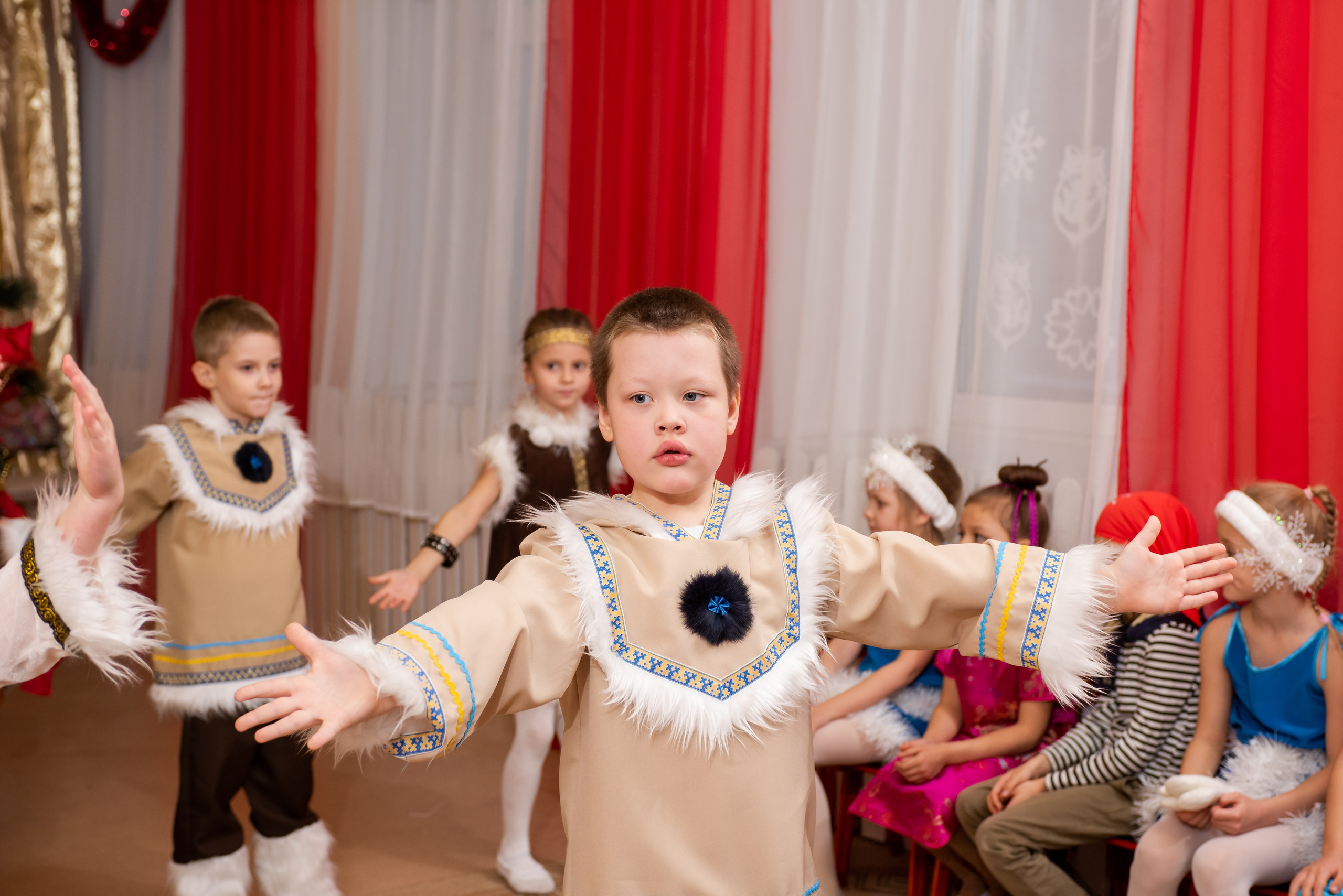 Новогодний утренник в детском саду 276. Выпускные альбомы в Севастополе, Крыму и Екатеринбурге
