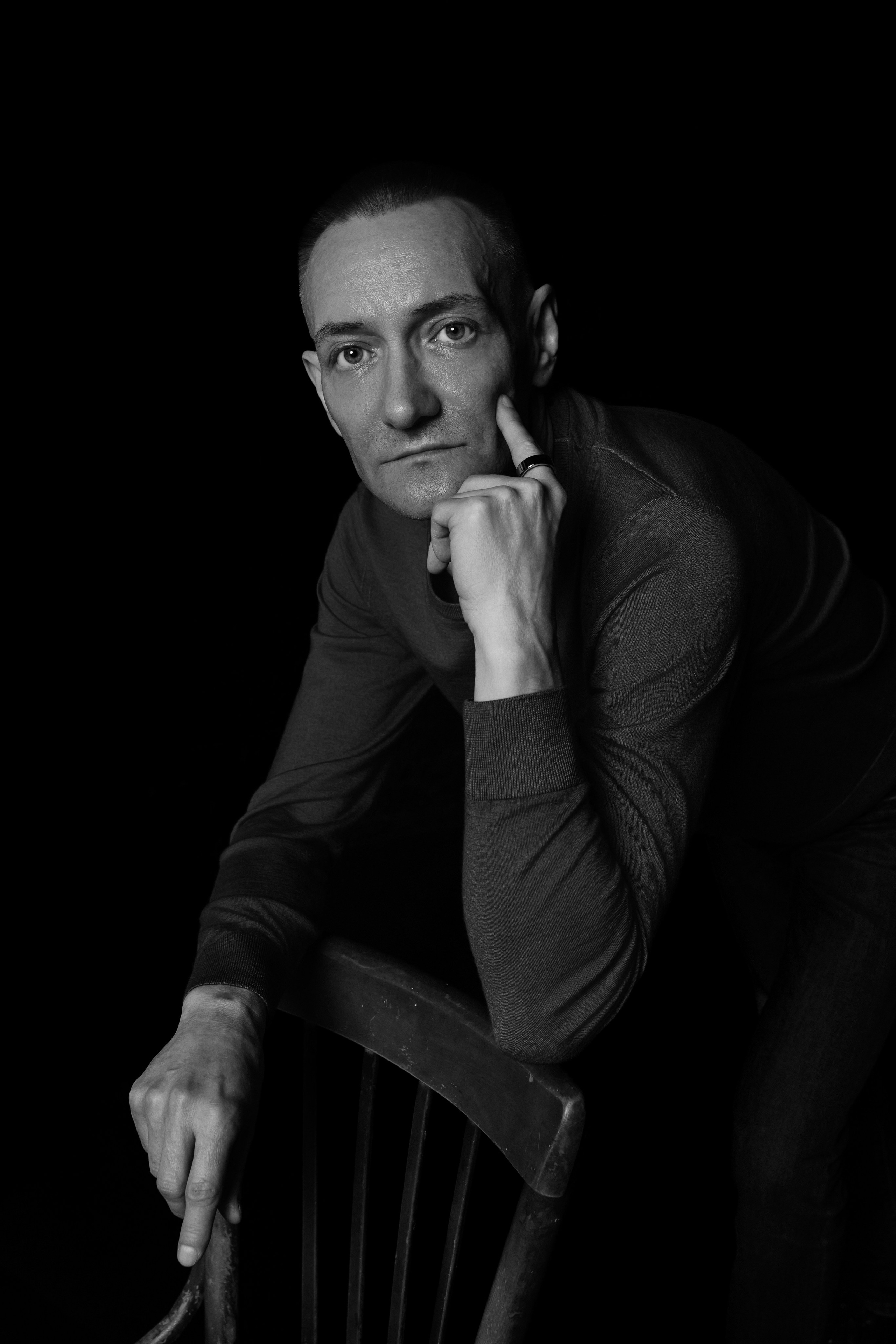 Андрей, чб съёмка в студии. Фотограф Наталия Федосова, г. Москва. TG и Instagram @nataliya_raw