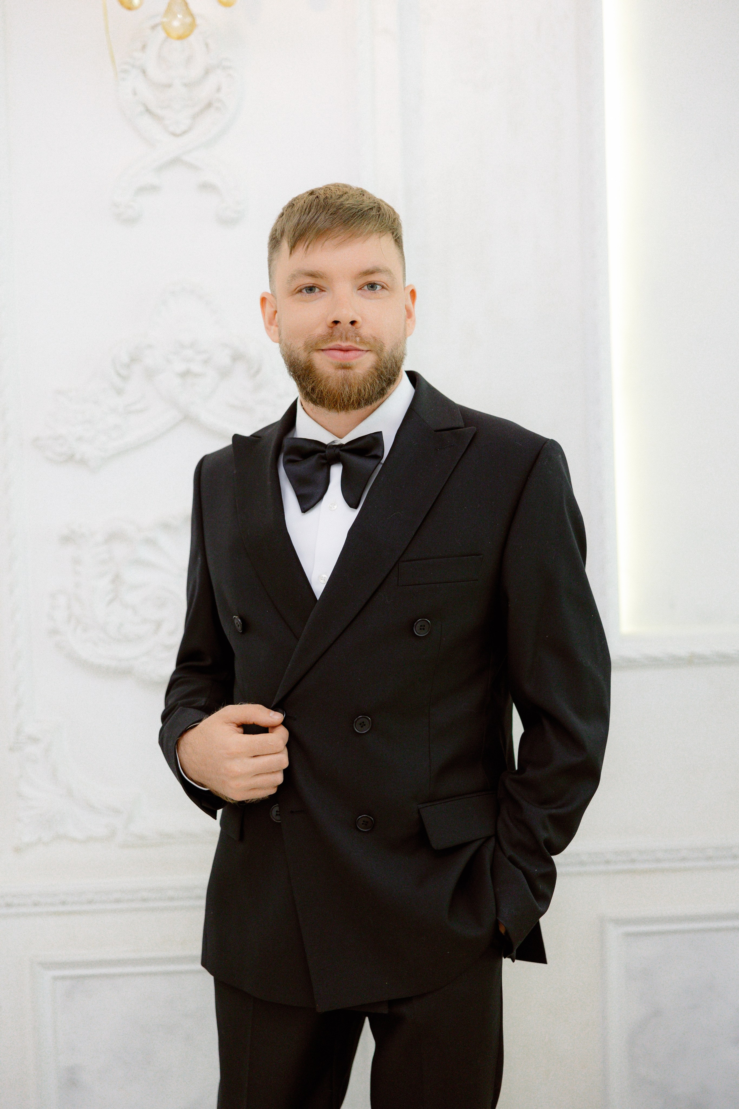 ВЕДУЩИЙ ПАВЕЛ ПАВЛОВ