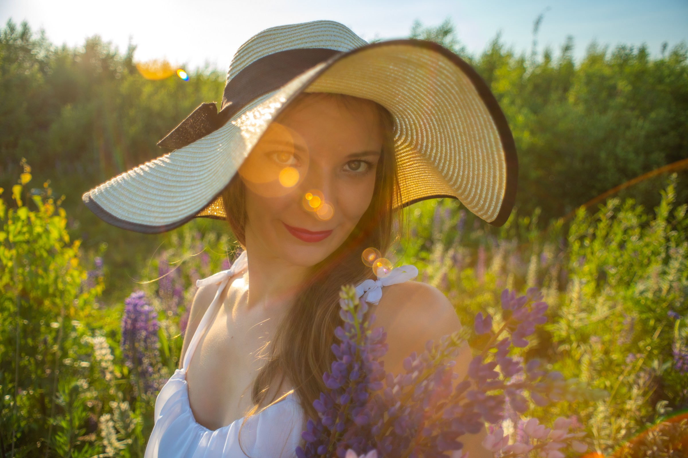 Лиза. Люпины. Портретный фотограф в Санкт-Петербурге Александр Быстрицкий
