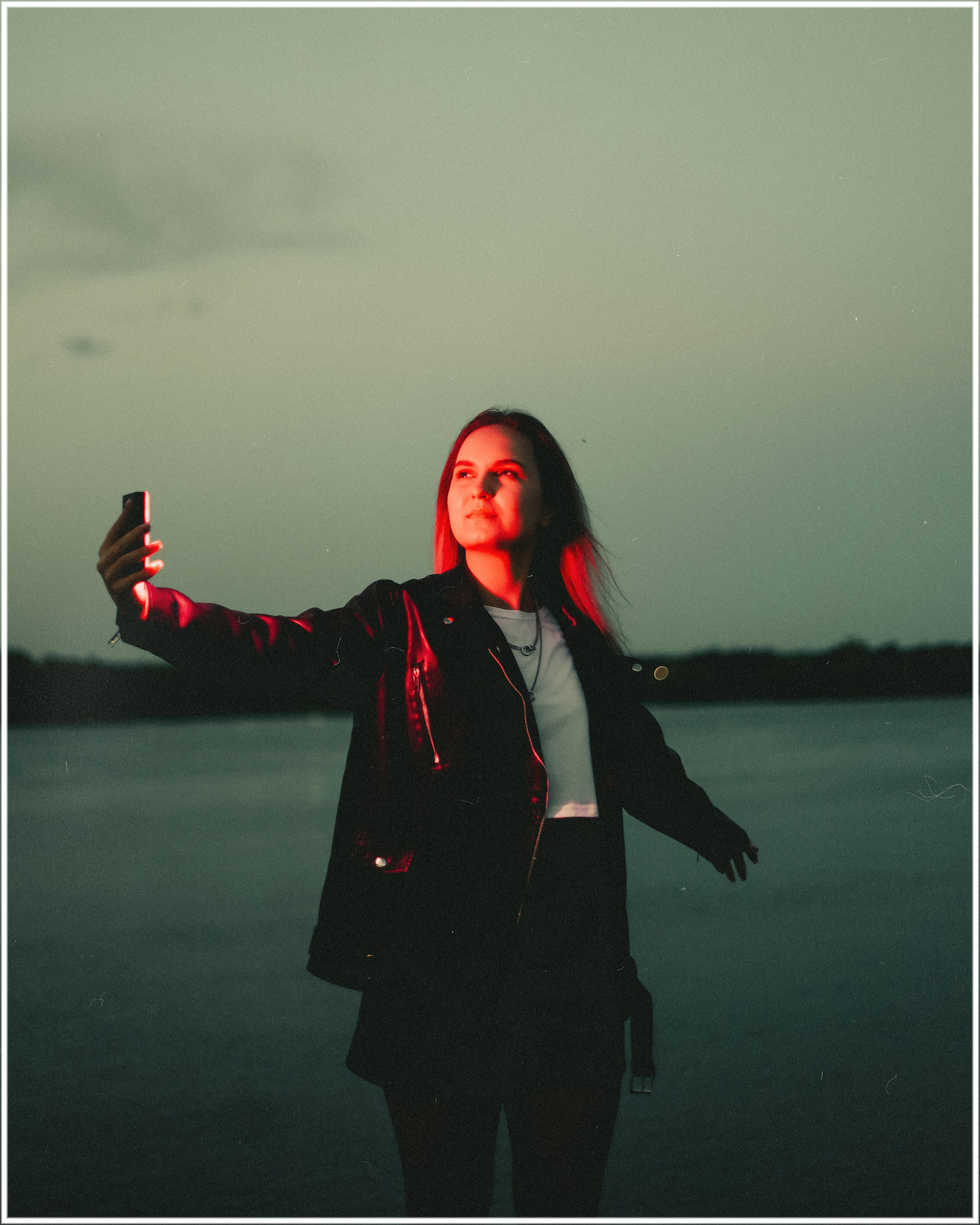 Red Evening. Sun Betty — кинофотограф Элизабет