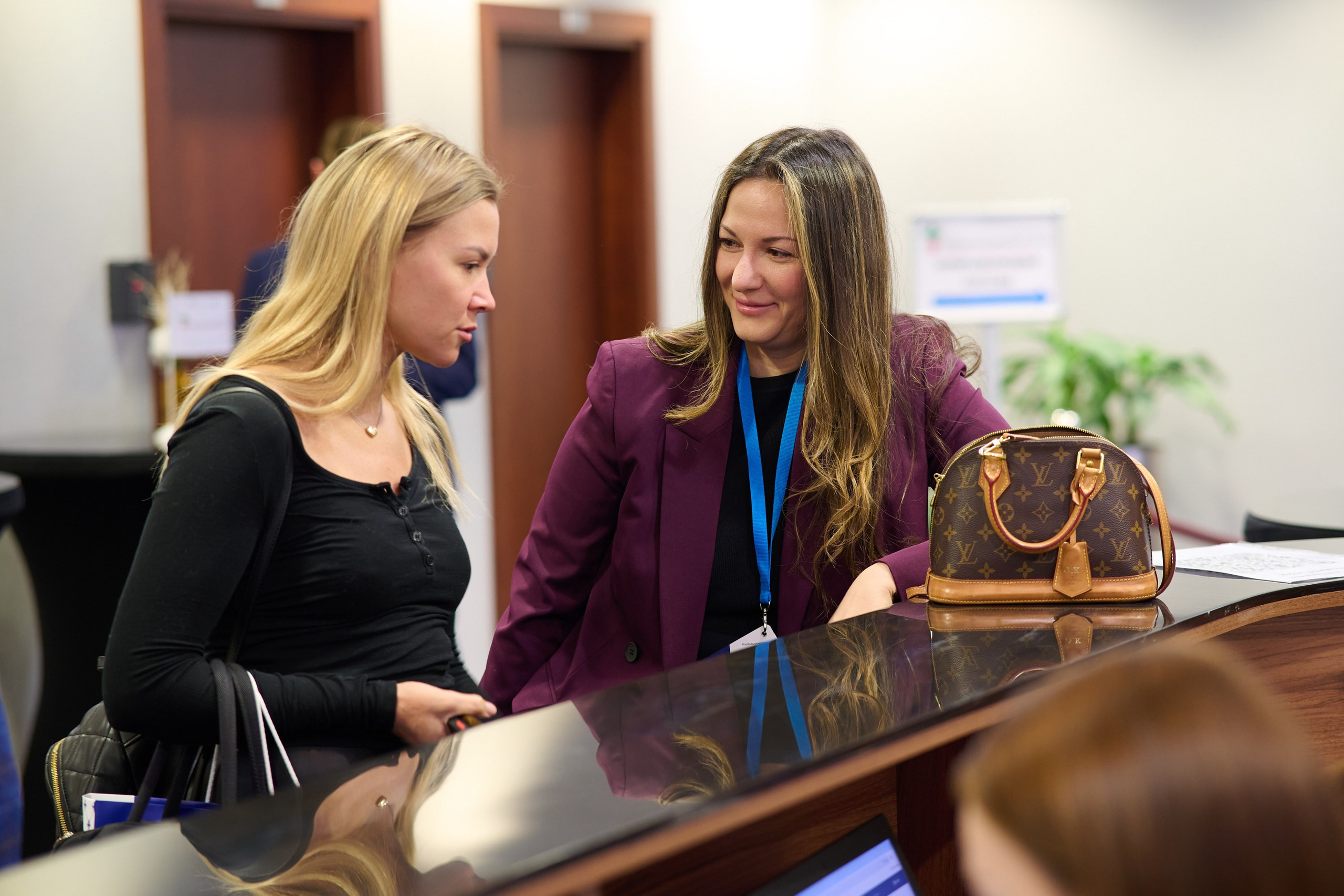 Redis Business Class — В фокусе. Планы и стратегии 2025. Репортажный фотограф в Москве и Санкт-Петербурге — Профессиональная съёмка мероприятий | Данила Золкин