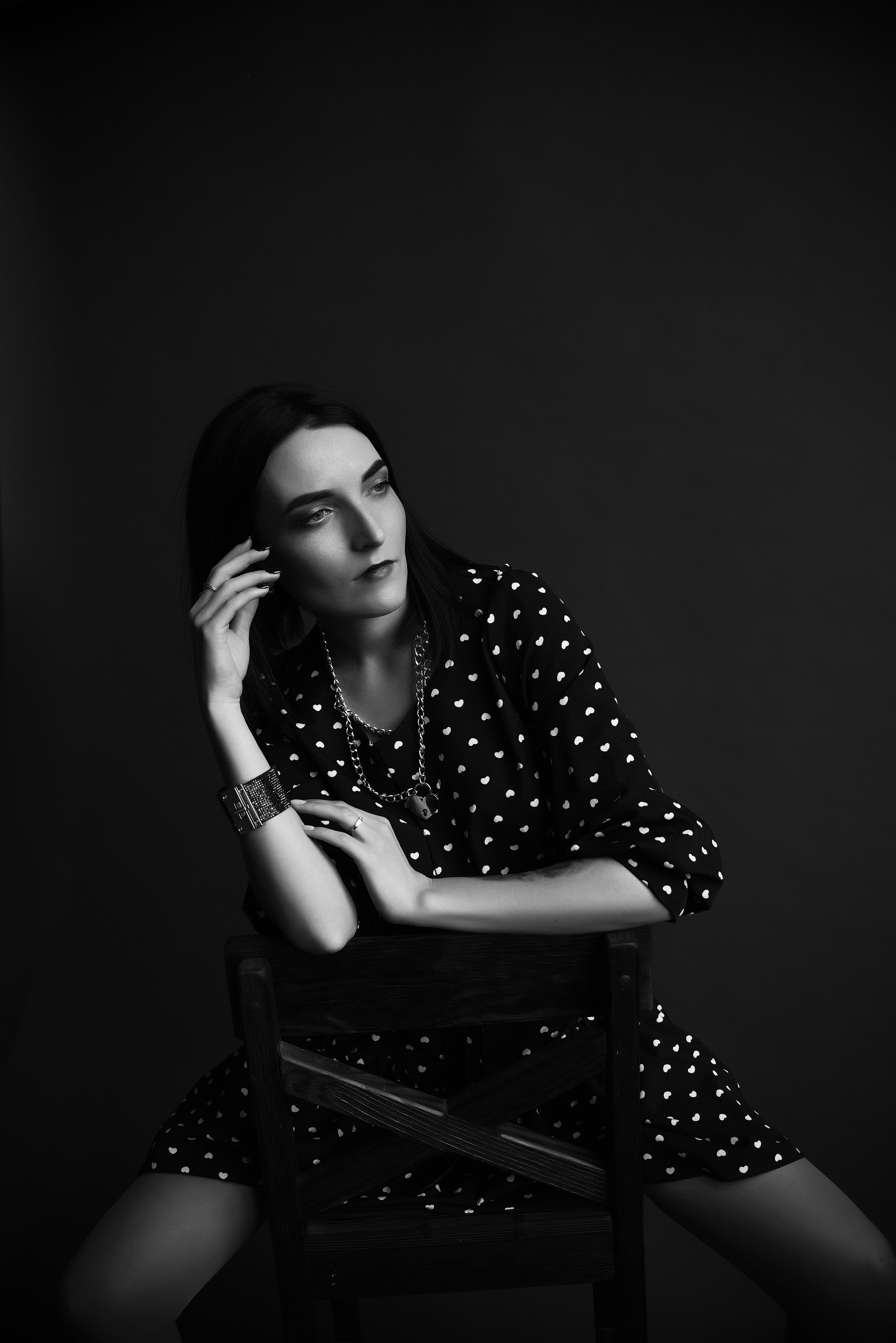 Индивидуальная студийная. Свадебный, семейный, детский, контент фотограф в Омске Максим Ильин