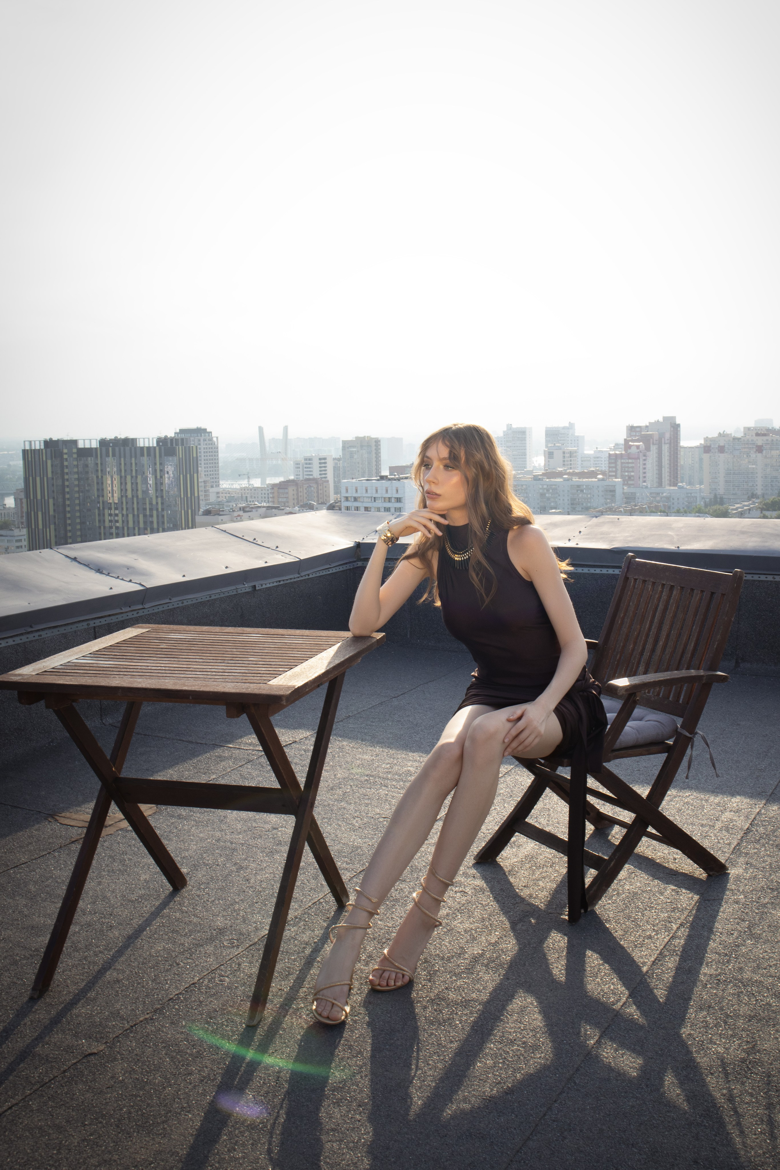 Агата съёмка на крыше. Анастасия Головерова профессиональный фотограф в Новосибирске, фотосессия под ключ в Новосибирске