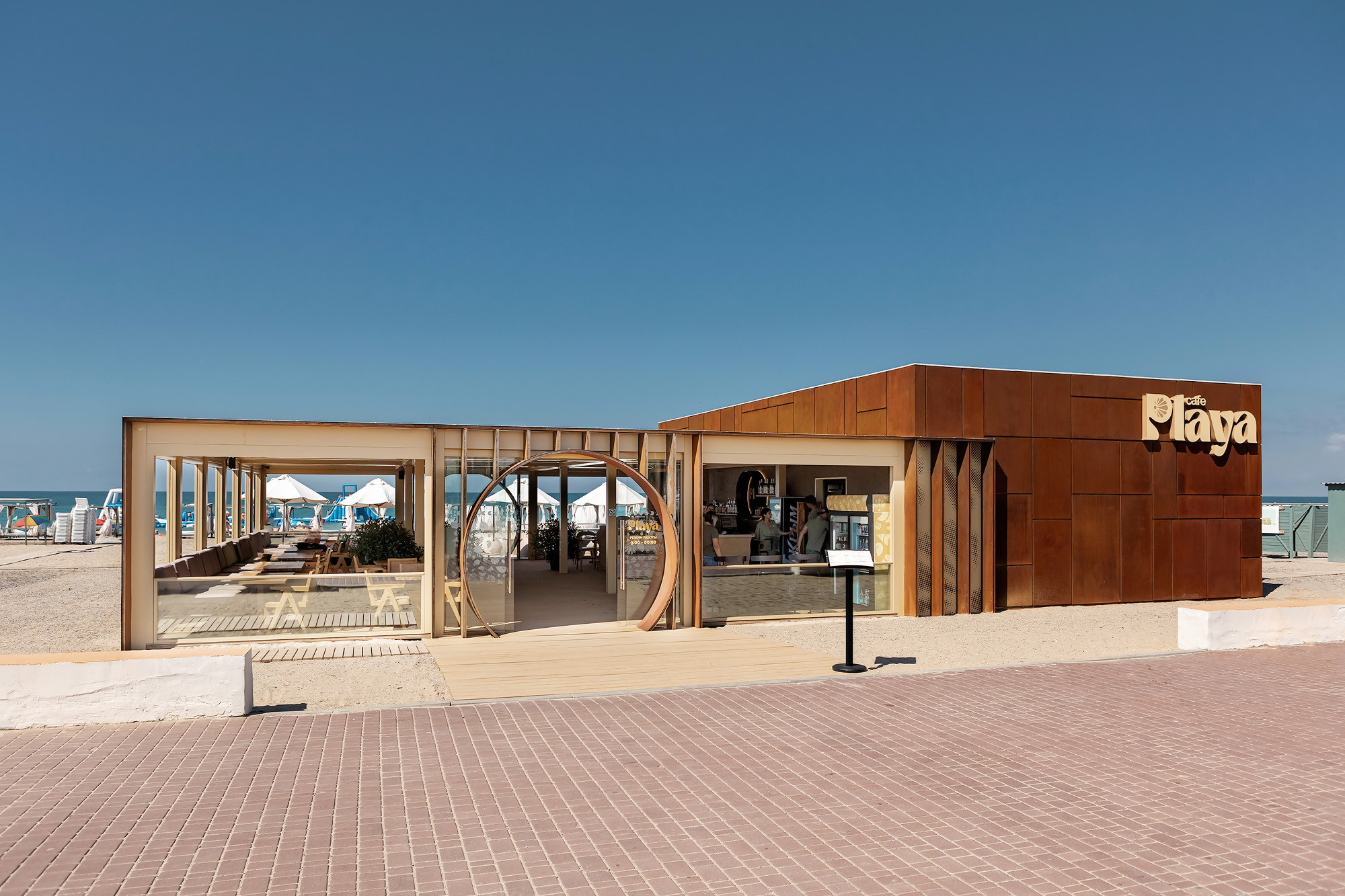 Playa & Corsica — пляжные рестораны в Евпатории. Свадебный фотограф, фотосъемка в Крыму, Севастополе, Симферополе, Ялте