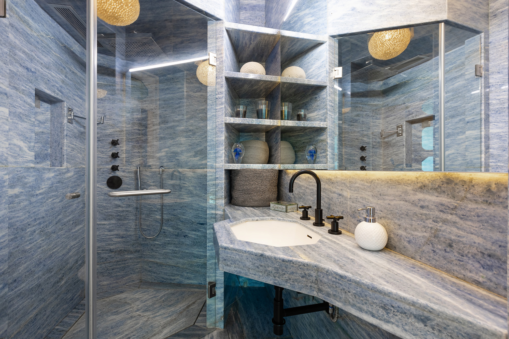 Рекламная фотосъёмка в Крыму, Севастополе, Симферополе, Ялте, Алуште. Свадебный фотограф, фотосъемка в Крыму, Севастополе, Симферополе, Ялте