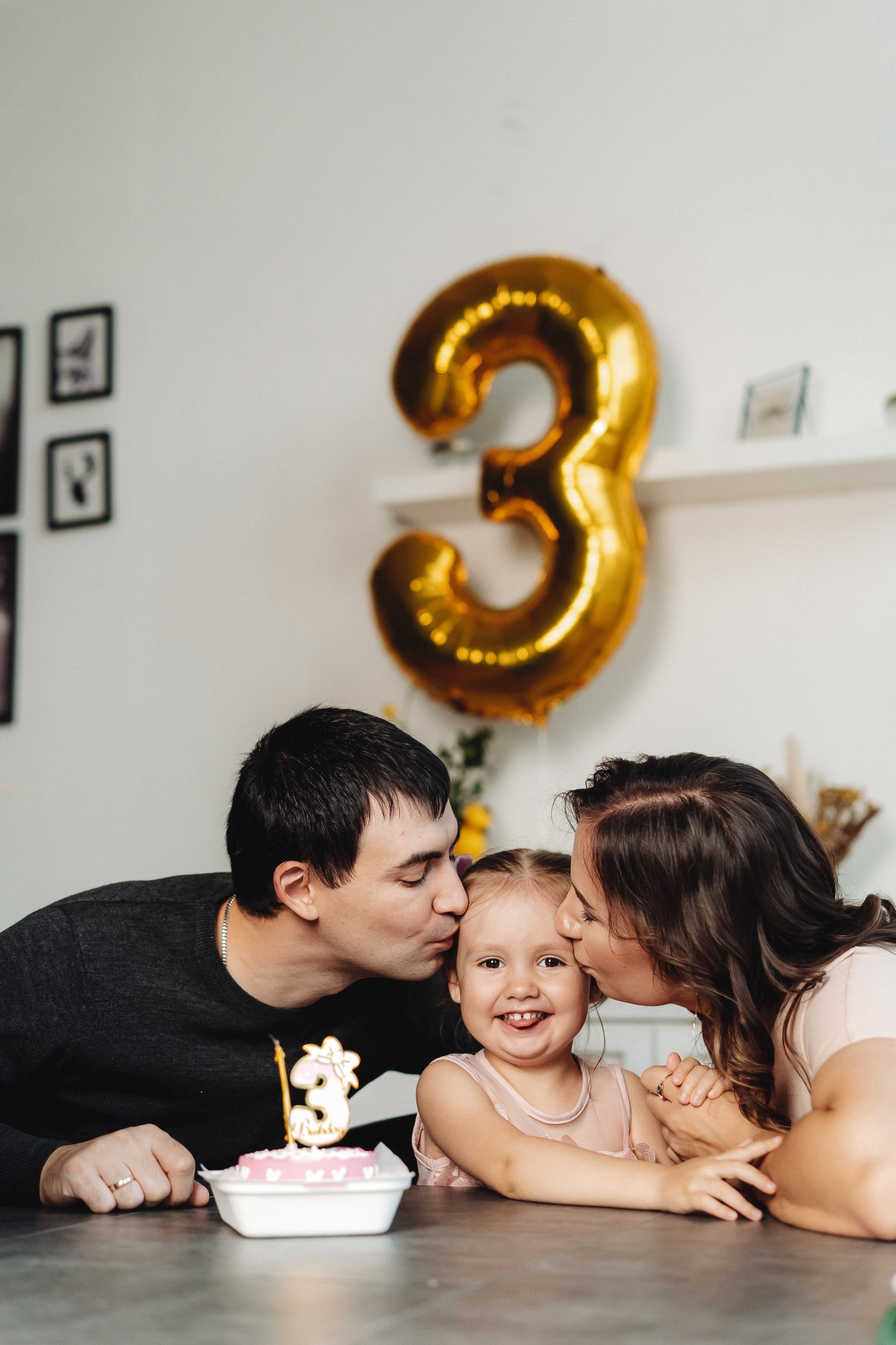 ДР в большой студии. Семейный и контент фотограф в Красноярске Власова Екатерина