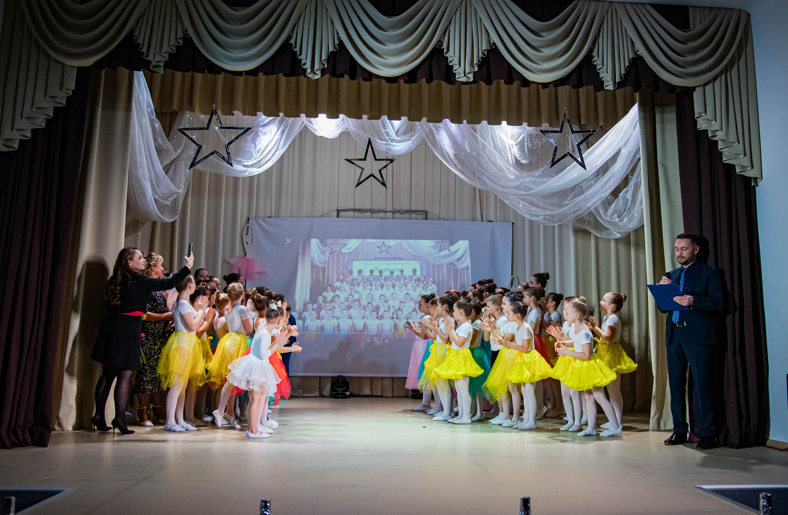 «Конфетти» Юбилейный концерт «Твори Добро». Фотограф Дарья Маташкова