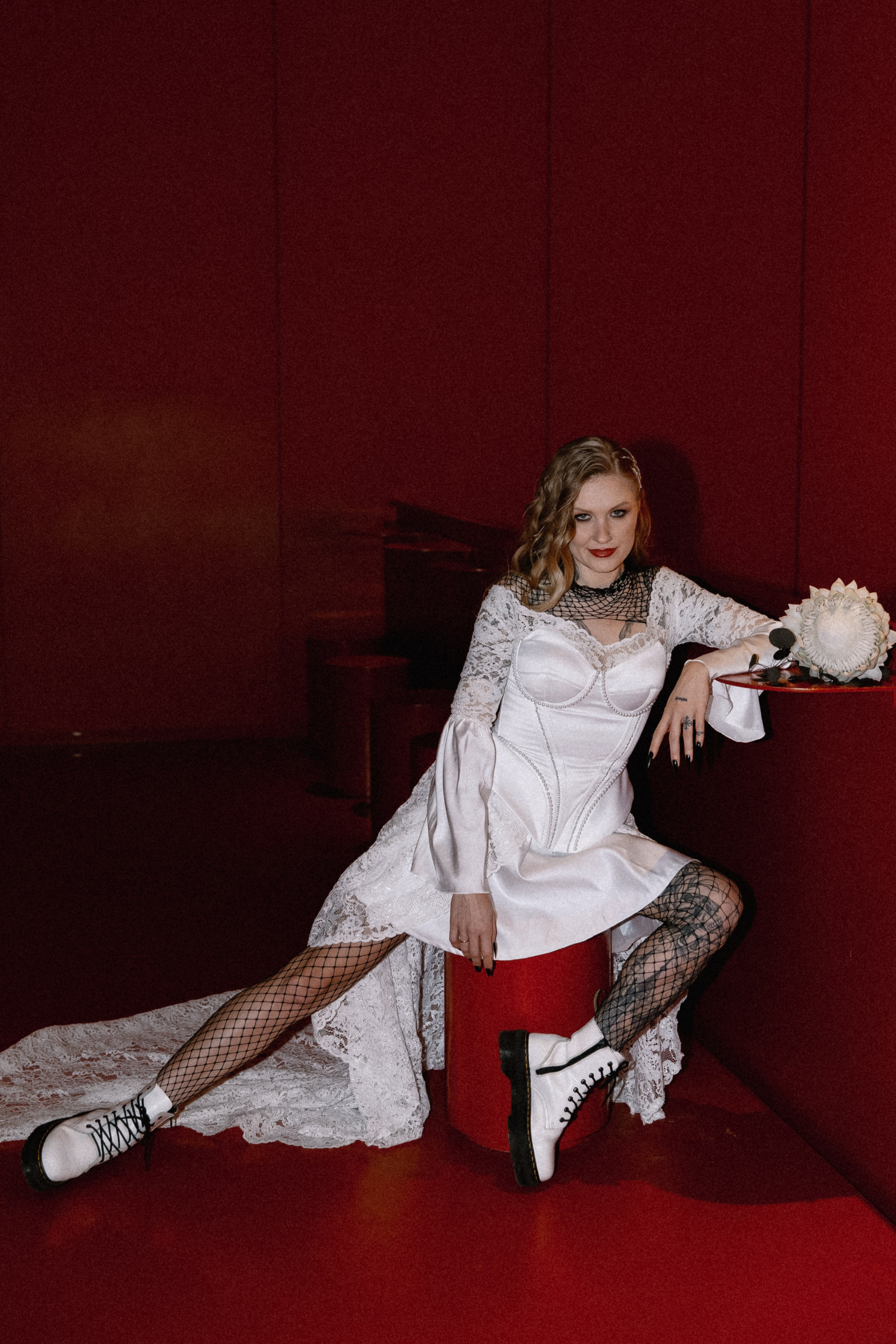 Алая готика. Николь — ваш любимый фотограф в Санкт-Петербурге