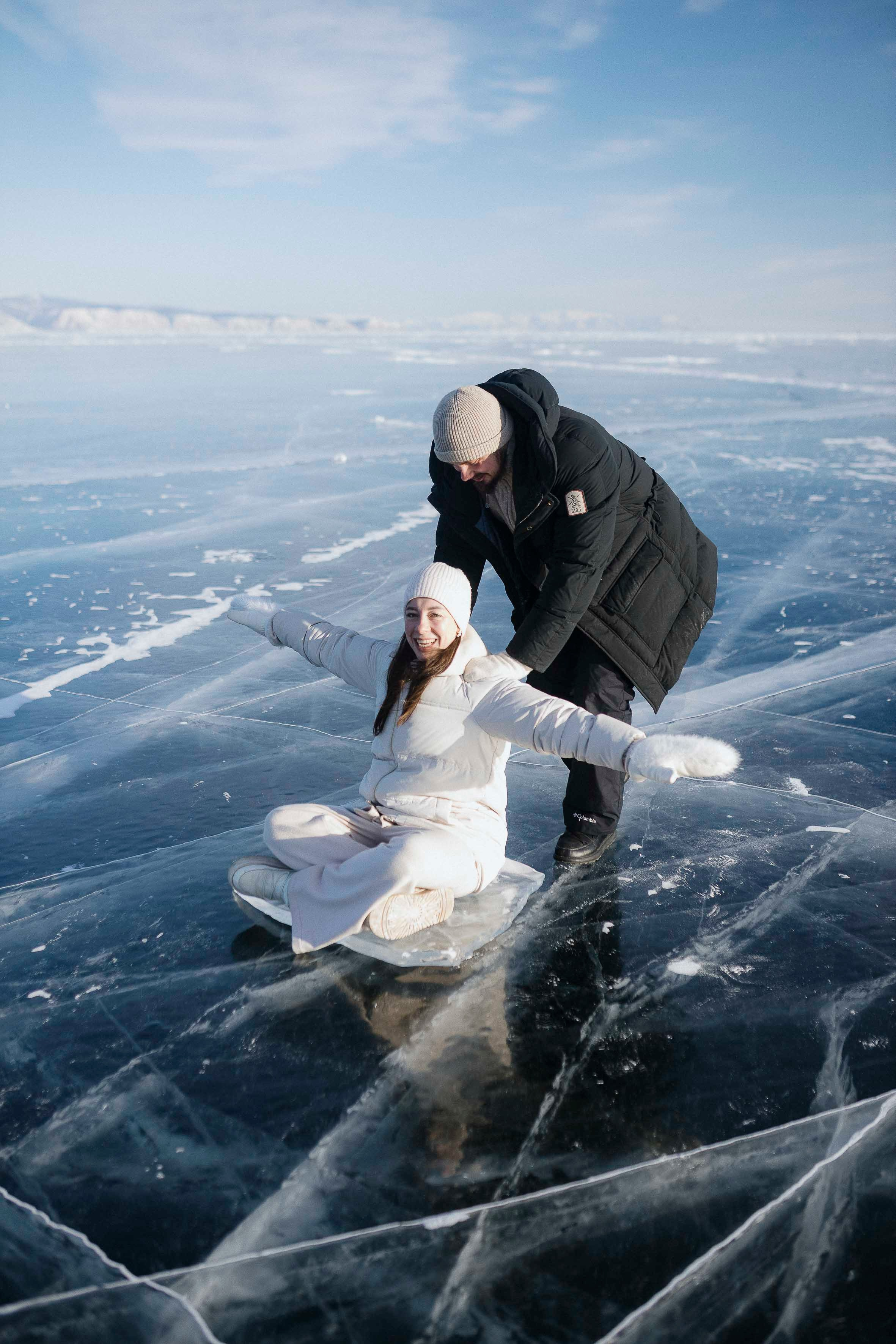 Ледяное зеркало. Фотограф Ольхон, Регина