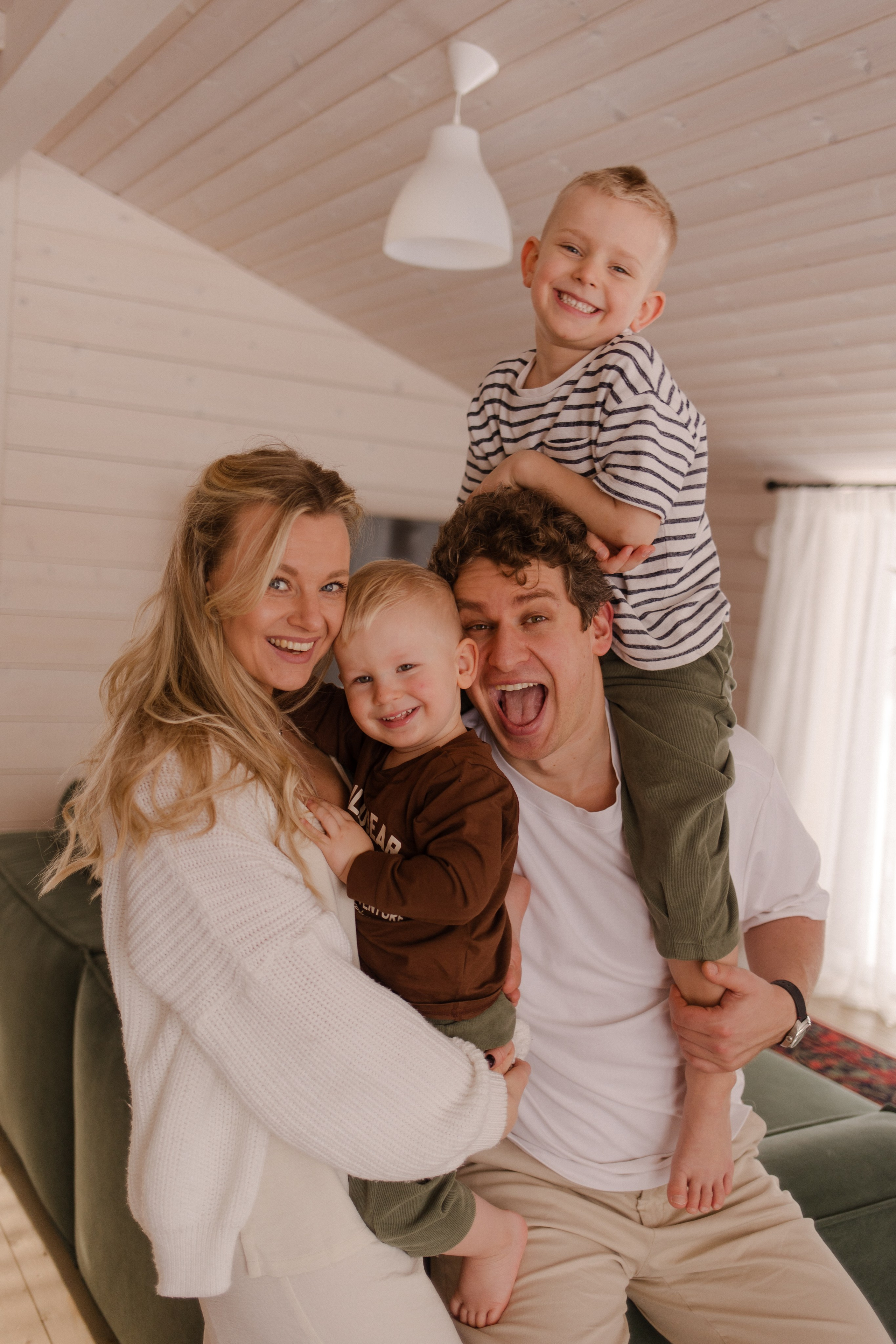 Акрам Ульяна и мальчишки. Фотграф в Москве Кузьмина Мария