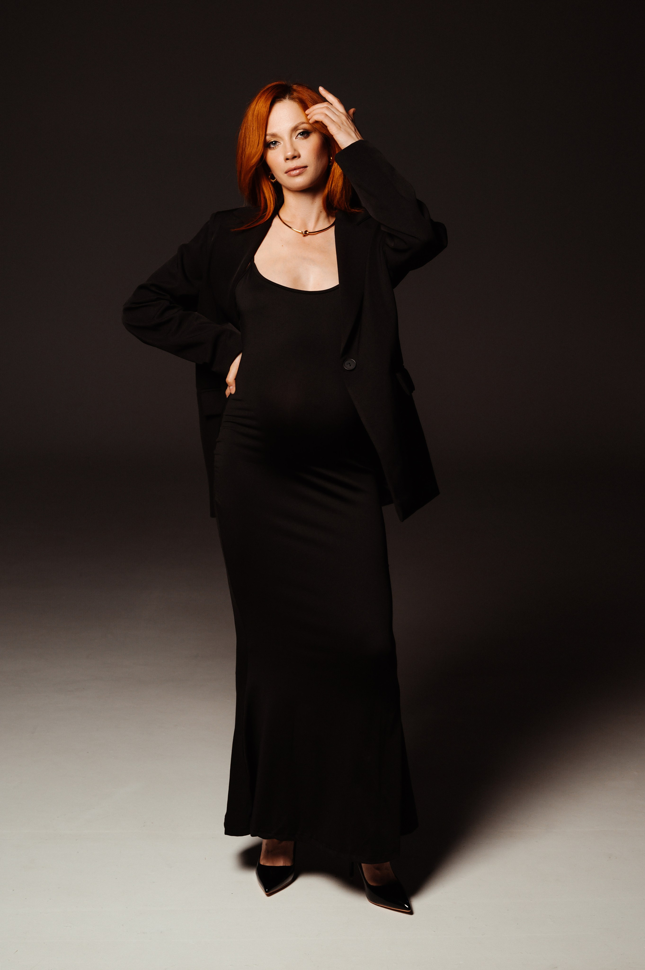 Профессиональный семейный и беременный фотограф в Санкт-Петербурге — Маргарита Иванова. Индивидуальные фотосессии под ключ: от образа до гот. Профессиональный фотограф беременности в СПБ. Стильные фотосессии беременности в стиле минимализм и классическая фотография