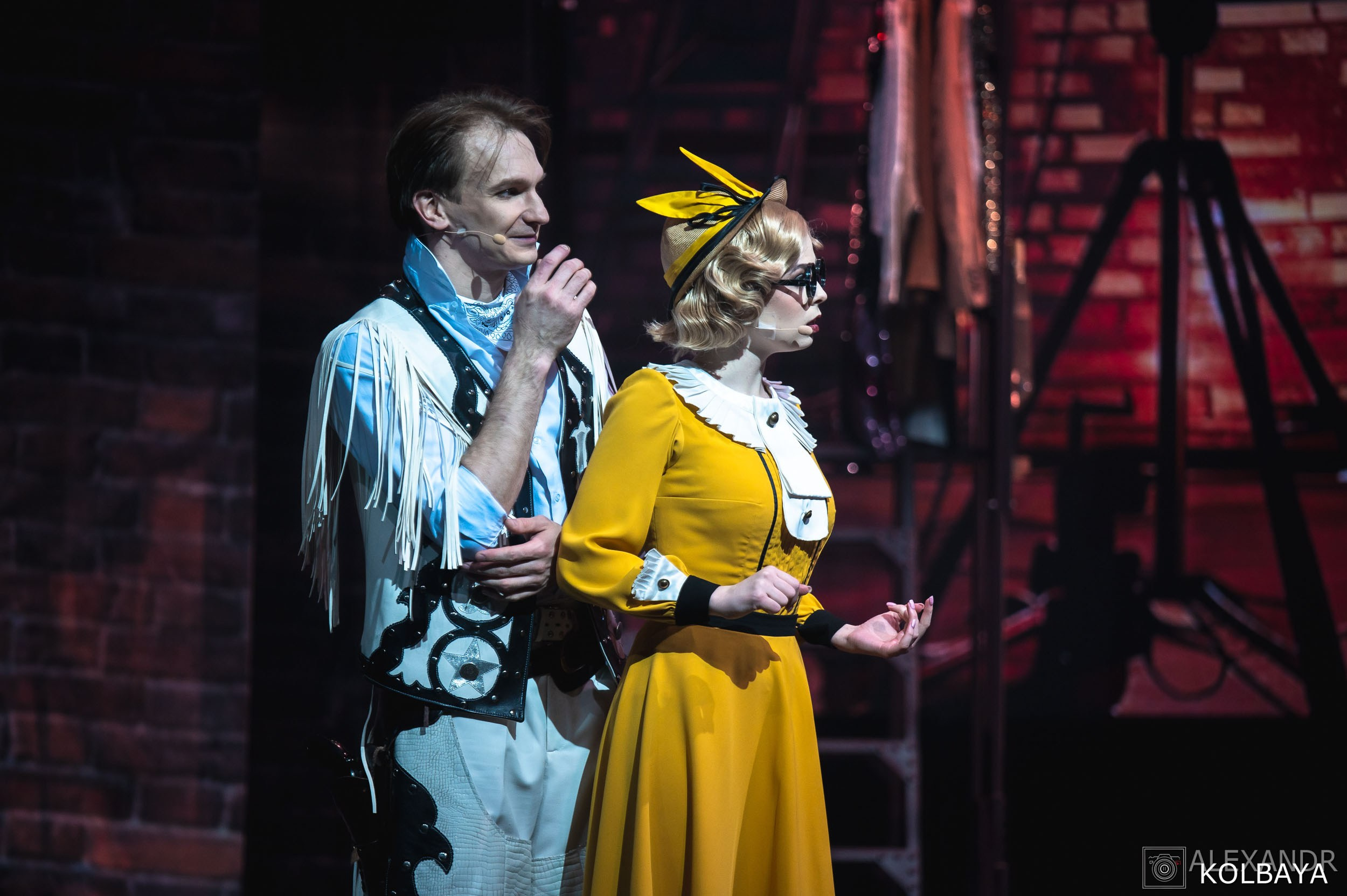 Фотографии со спектакля «Привет, я тетя Чарли». Концертный и театральный репортажный фотограф в Москве Александр Колбая