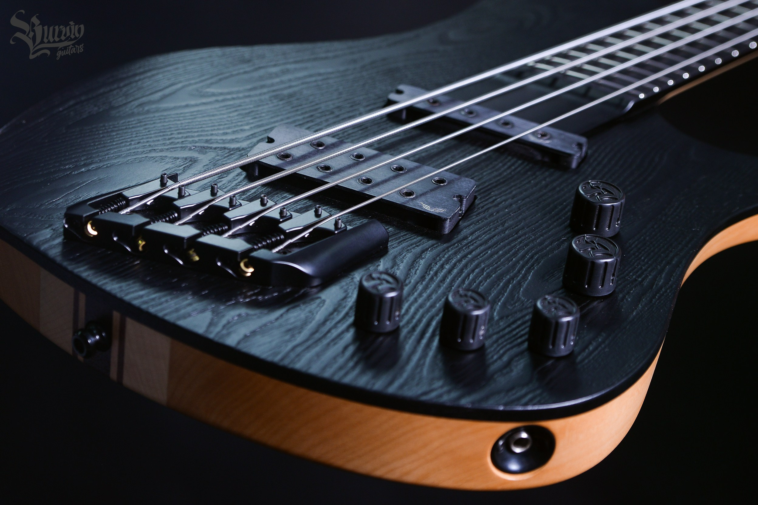 048 ZLAYA SOBAKA Bass. Master of making guitars and basses to order