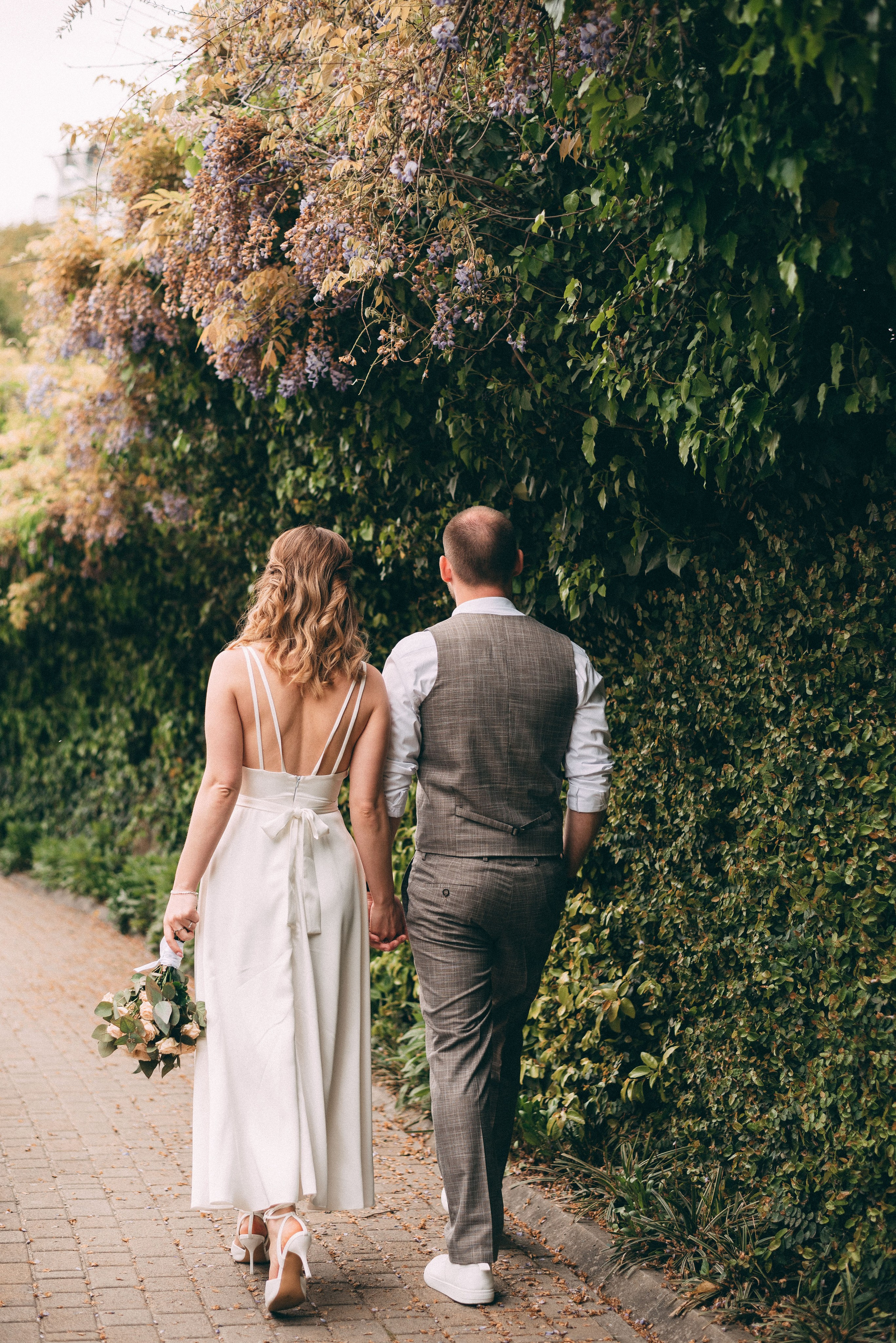 Фотосессия свадьбы или lovstory в центре Сочи, Зимний театр. Фотограф в Сочи — Маргарита Поганова