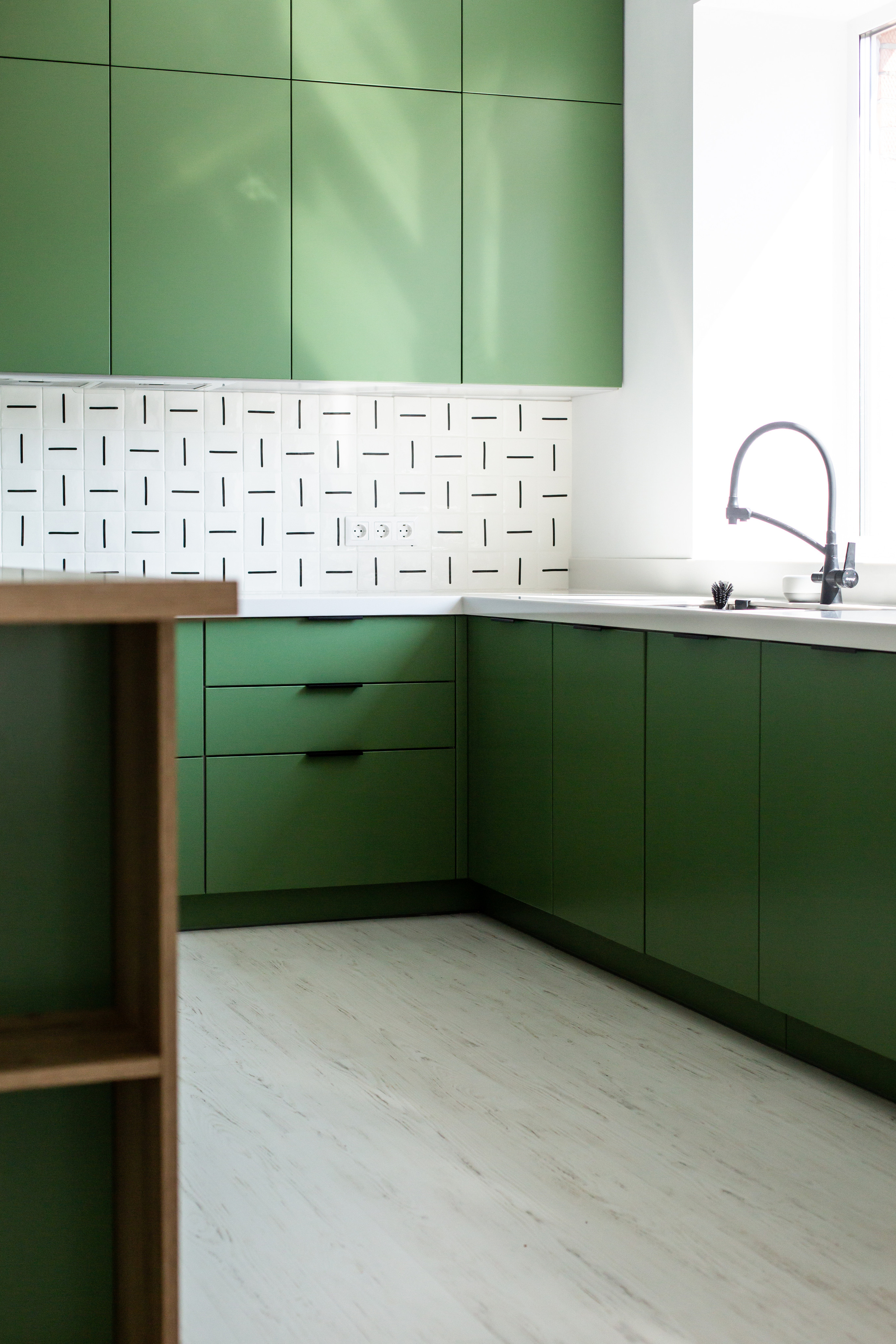 Кухня на заказ в Томске Холмы Village | Мебель Кухни Шкафы заказать. ГУДРУМ — Мебель на заказ в Томске | Кухни | Шкафы | Стулья и Столы