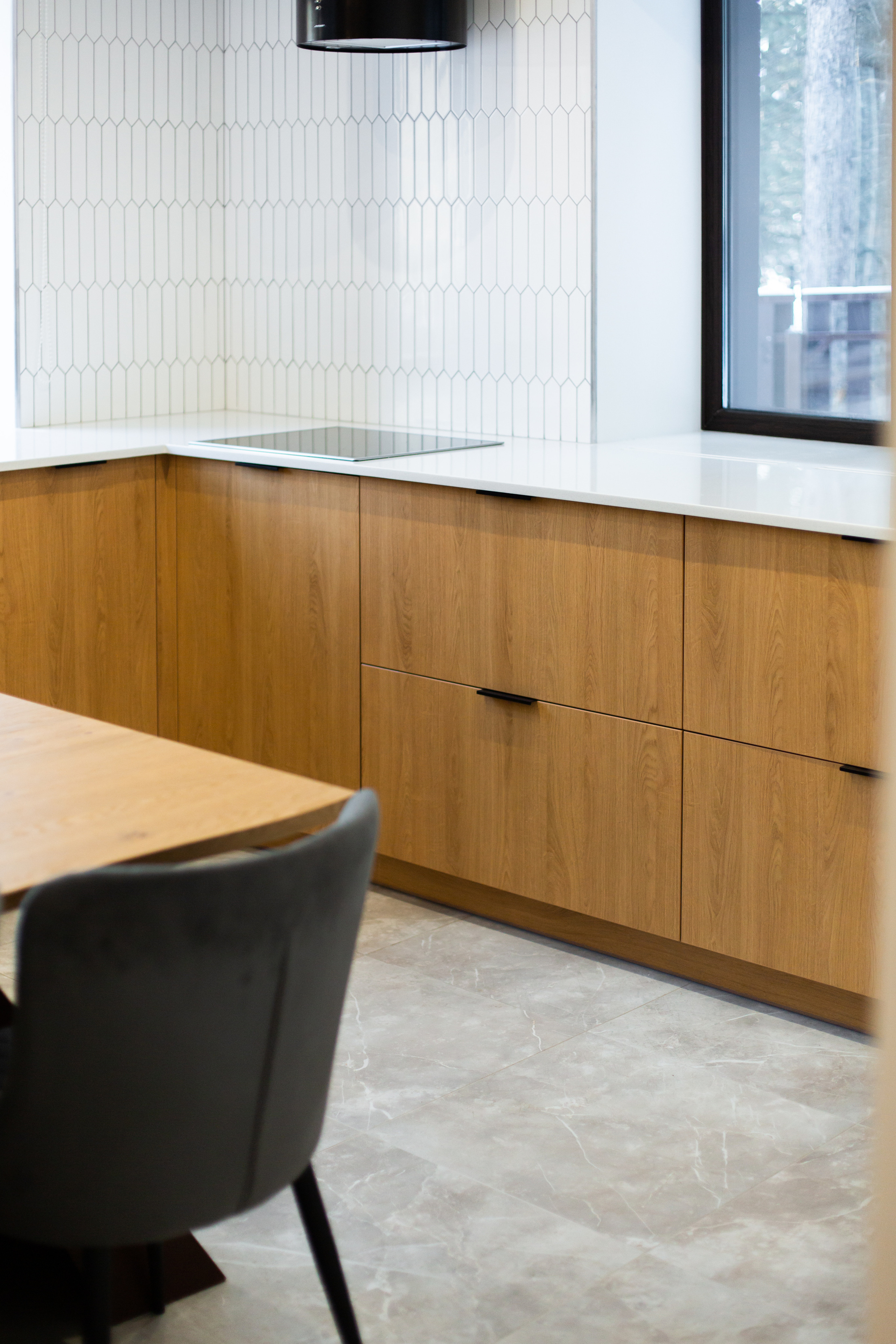 Кухня на заказ в Томске д. Некрасово | Мебель Кухни Шкафы заказать. ГУДРУМ — Мебель на заказ в Томске | Кухни | Шкафы | Стулья и Столы