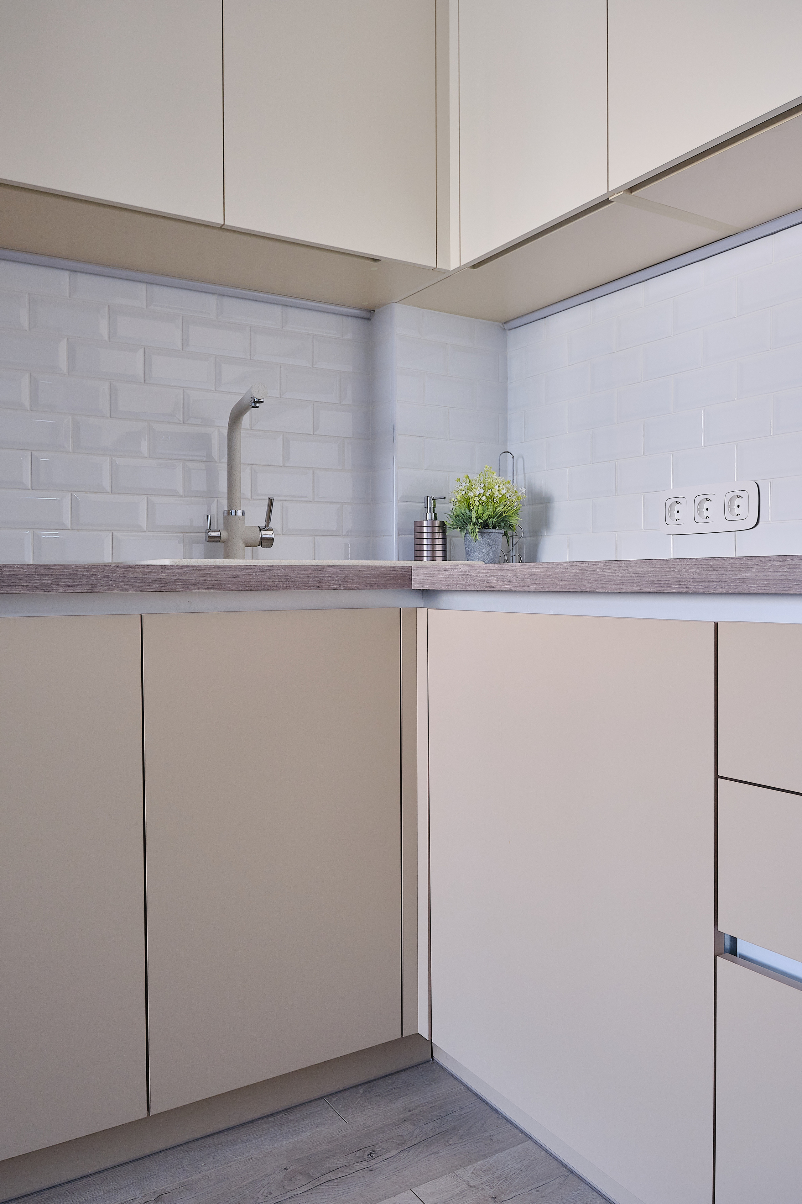 Кухня на заказ в Томске на ул.Береговая Томск| Мебель Кухни Шкафы. ГУДРУМ — Мебель на заказ в Томске | Кухни | Шкафы | Стулья и Столы