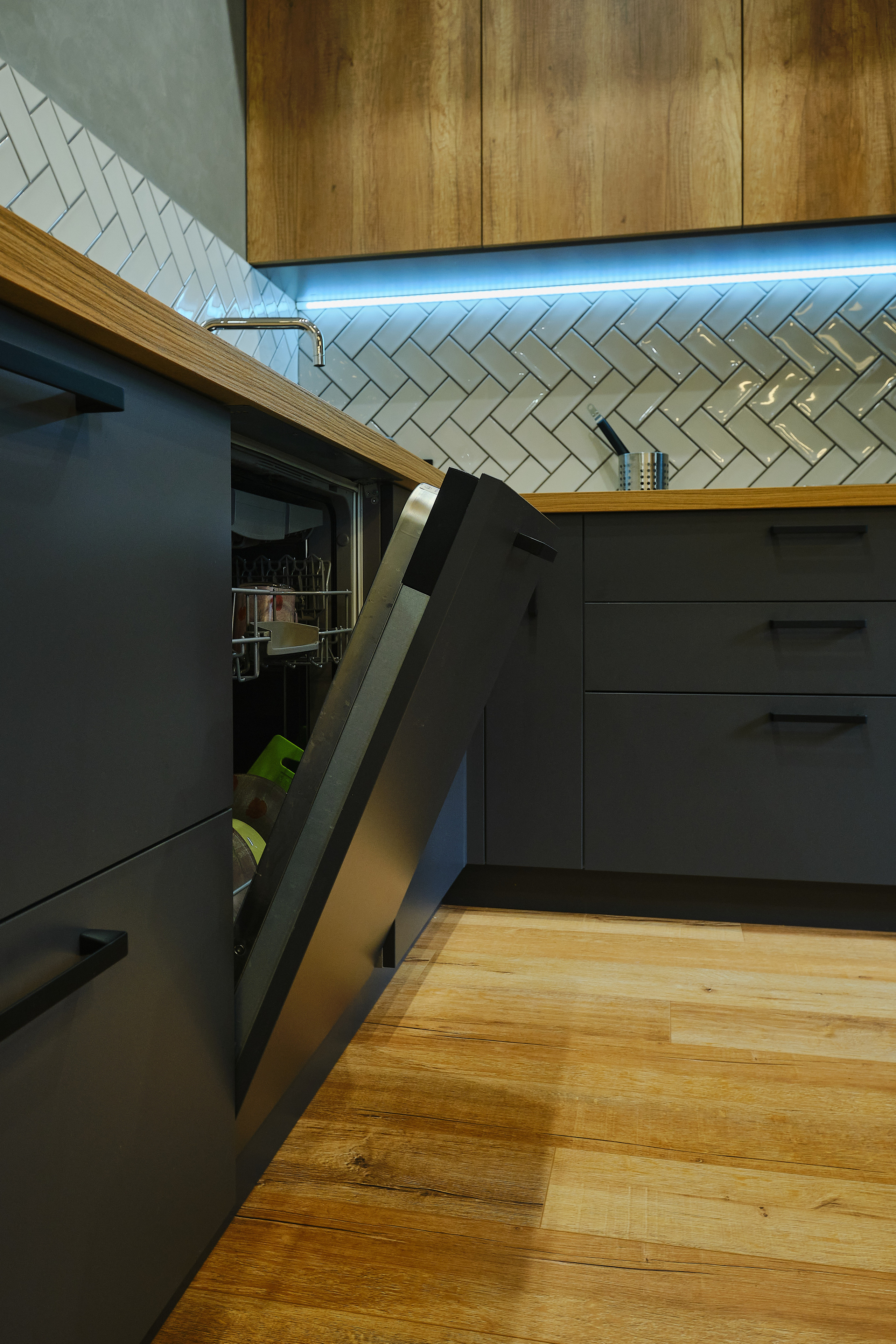 Кухня на заказ в Томске на ул.Карташова Томск| Мебель Кухни Шкафы. ГУДРУМ — Мебель на заказ в Томске | Кухни | Шкафы | Стулья и Столы