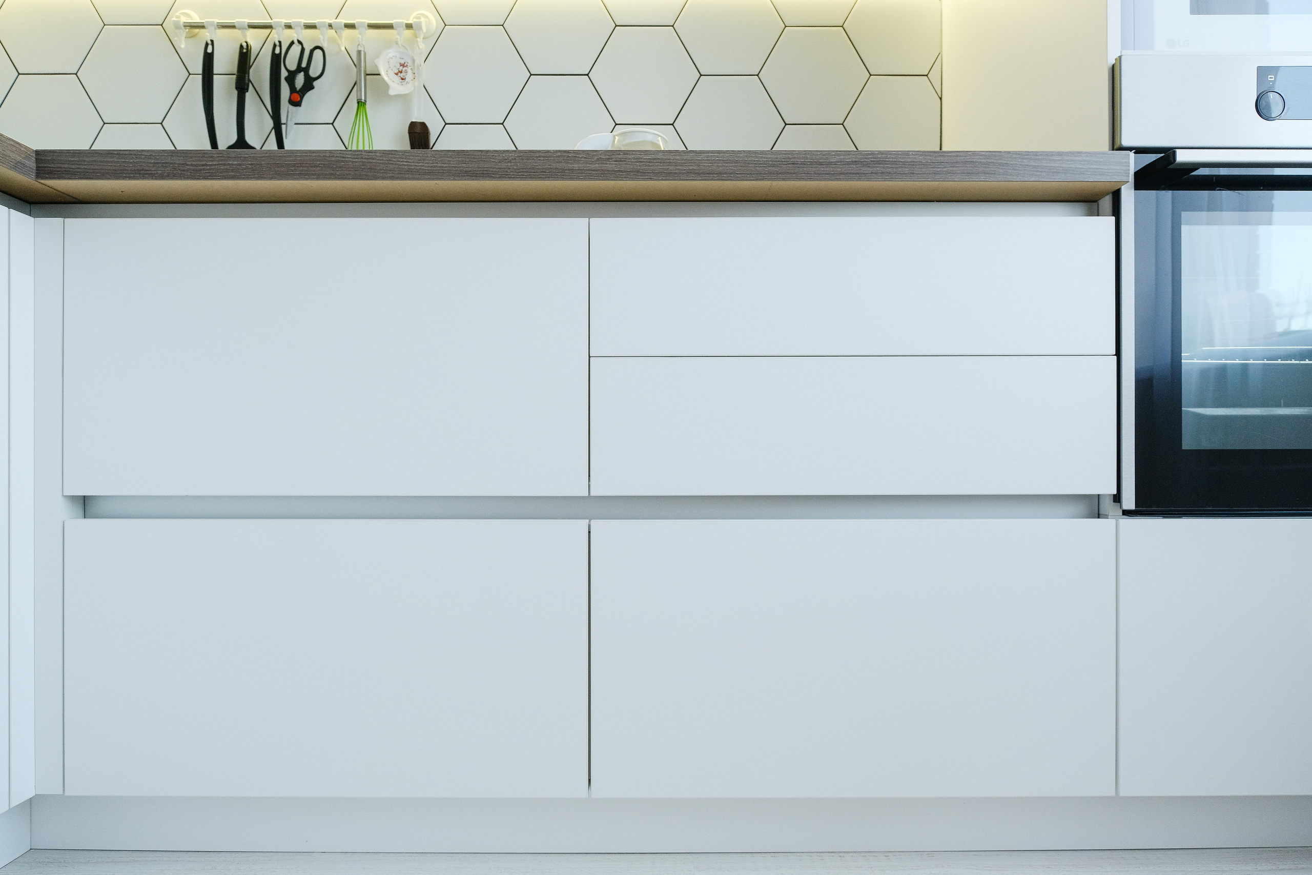 Кухня на заказ в Томске ЖК Северный Парк| Мебель Кухни Шкафы заказать. ГУДРУМ — Мебель на заказ в Томске | Кухни | Шкафы | Стулья и Столы