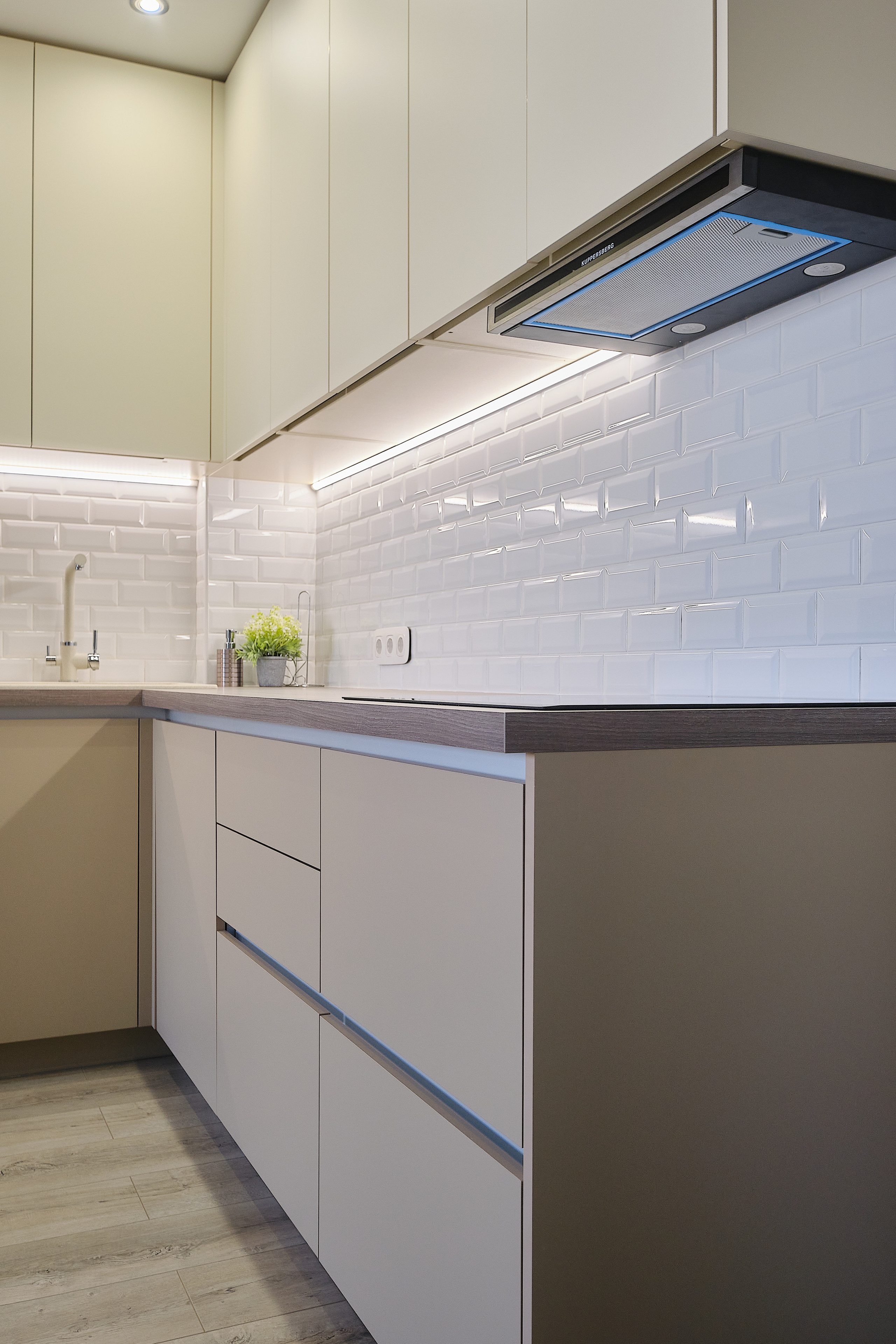 Кухня на заказ в Томске на ул.Береговая Томск| Мебель Кухни Шкафы. ГУДРУМ — Мебель на заказ в Томске | Кухни | Шкафы | Стулья и Столы