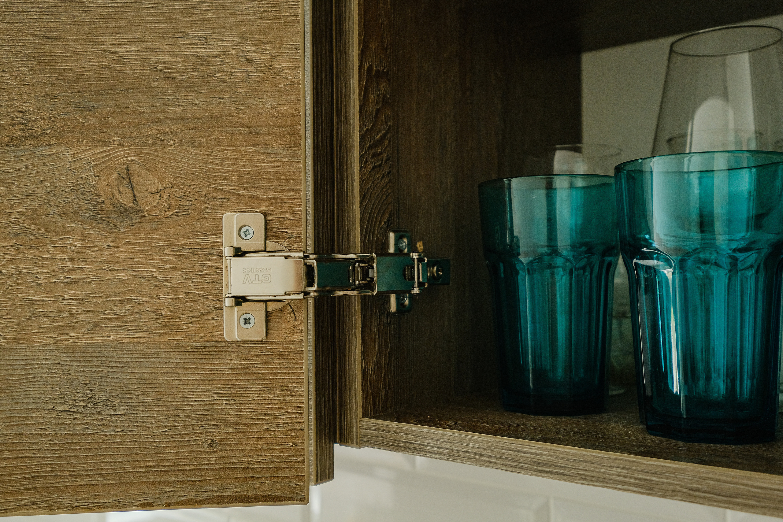 Кухня на заказ в Томске на пер. Овражный Томск| Мебель Кухни Шкафы. ГУДРУМ — Мебель на заказ в Томске | Кухни | Шкафы | Стулья и Столы