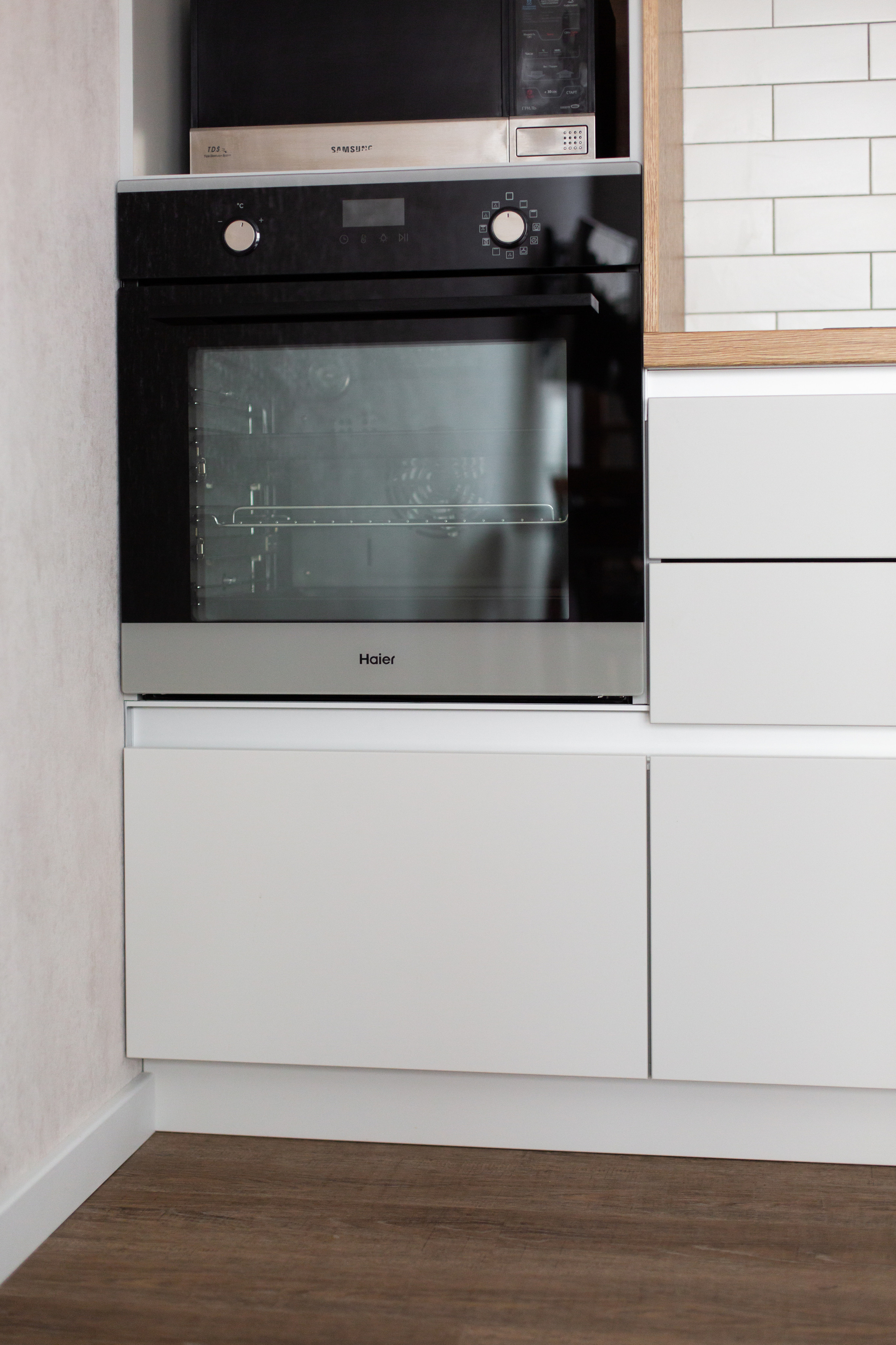 Кухня на заказ в Томске Комсомольский 48 | Мебель Кухни Шкафы заказать. ГУДРУМ — Мебель на заказ в Томске | Кухни | Шкафы | Стулья и Столы