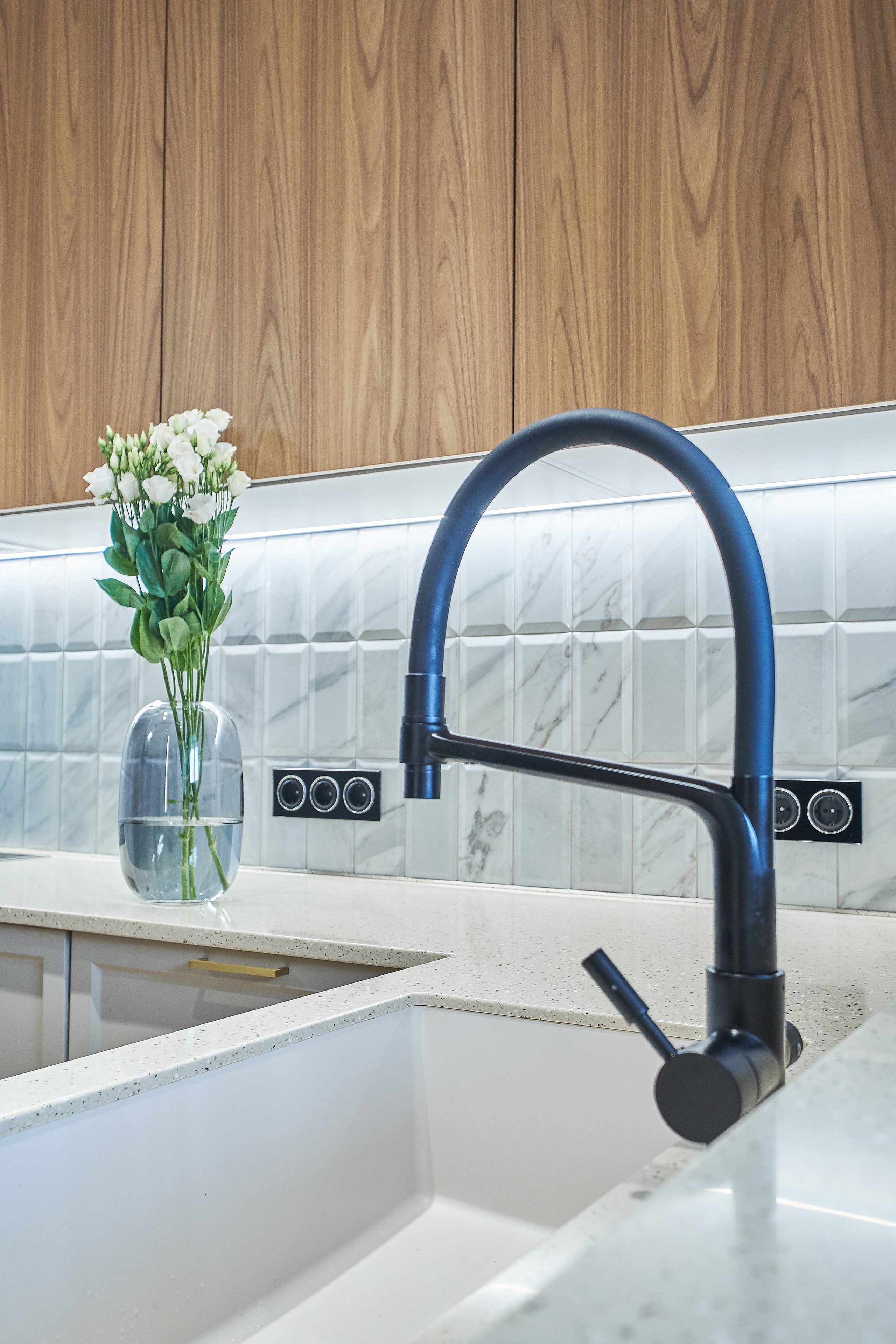 Кухня на заказ на ул.Красноармейская Томск по индивидуальному размеру. ГУДРУМ — Мебель на заказ в Томске | Кухни | Шкафы | Стулья и Столы