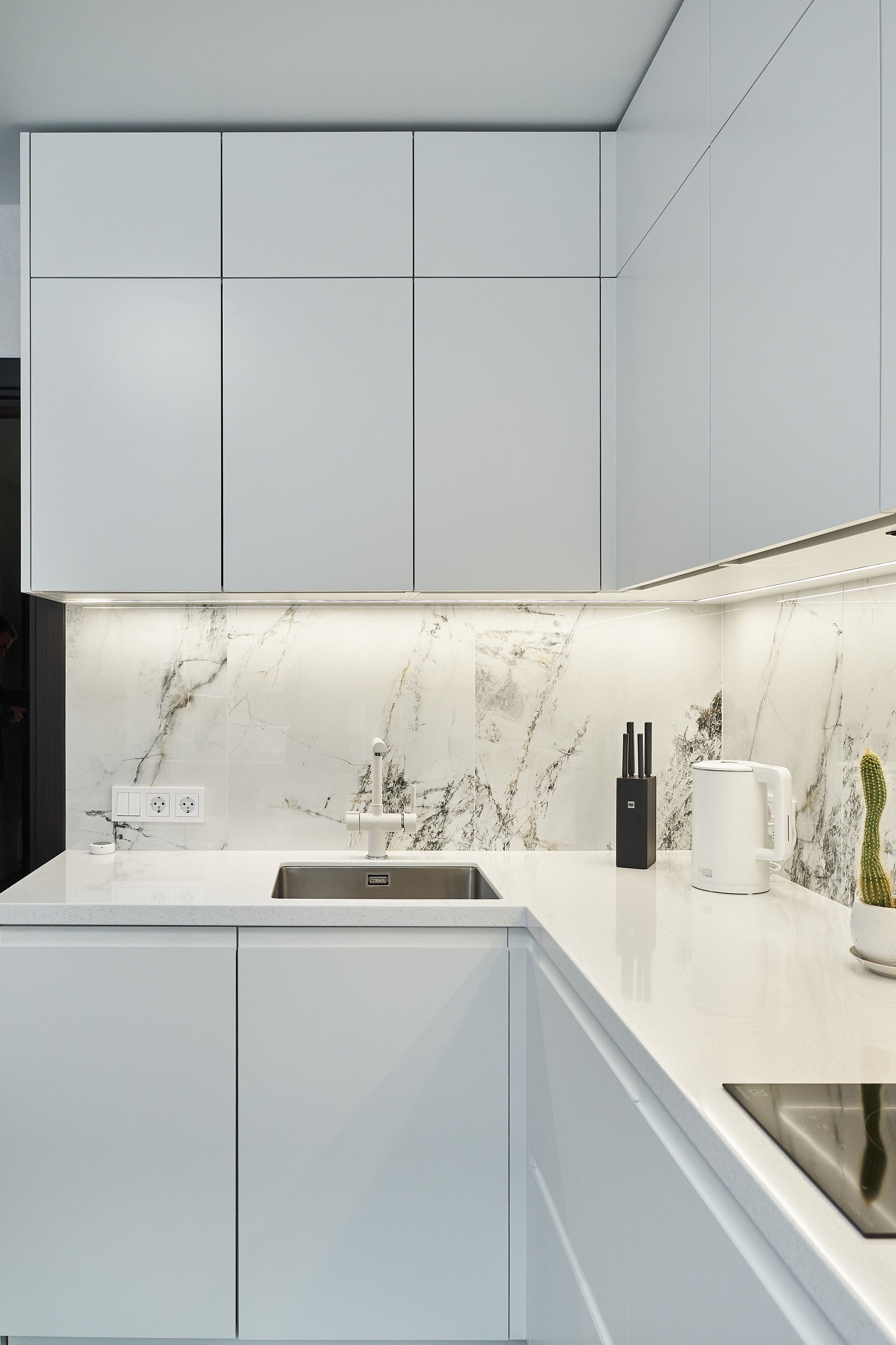 Кухня на заказ в Томске на ул.Лебедева Томск| Мебель Кухни Шкафы. ГУДРУМ — Мебель на заказ в Томске | Кухни | Шкафы | Стулья и Столы